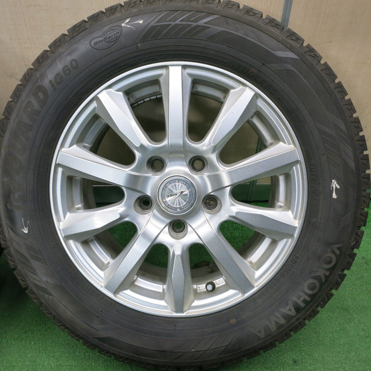 バリ溝！22年！9.5分以上★スタッドレス 195/65R15 ヨコハマ アイスガード iG60 JOKER ジョーカー 15インチ PCD114.3/5H★5012307TNス