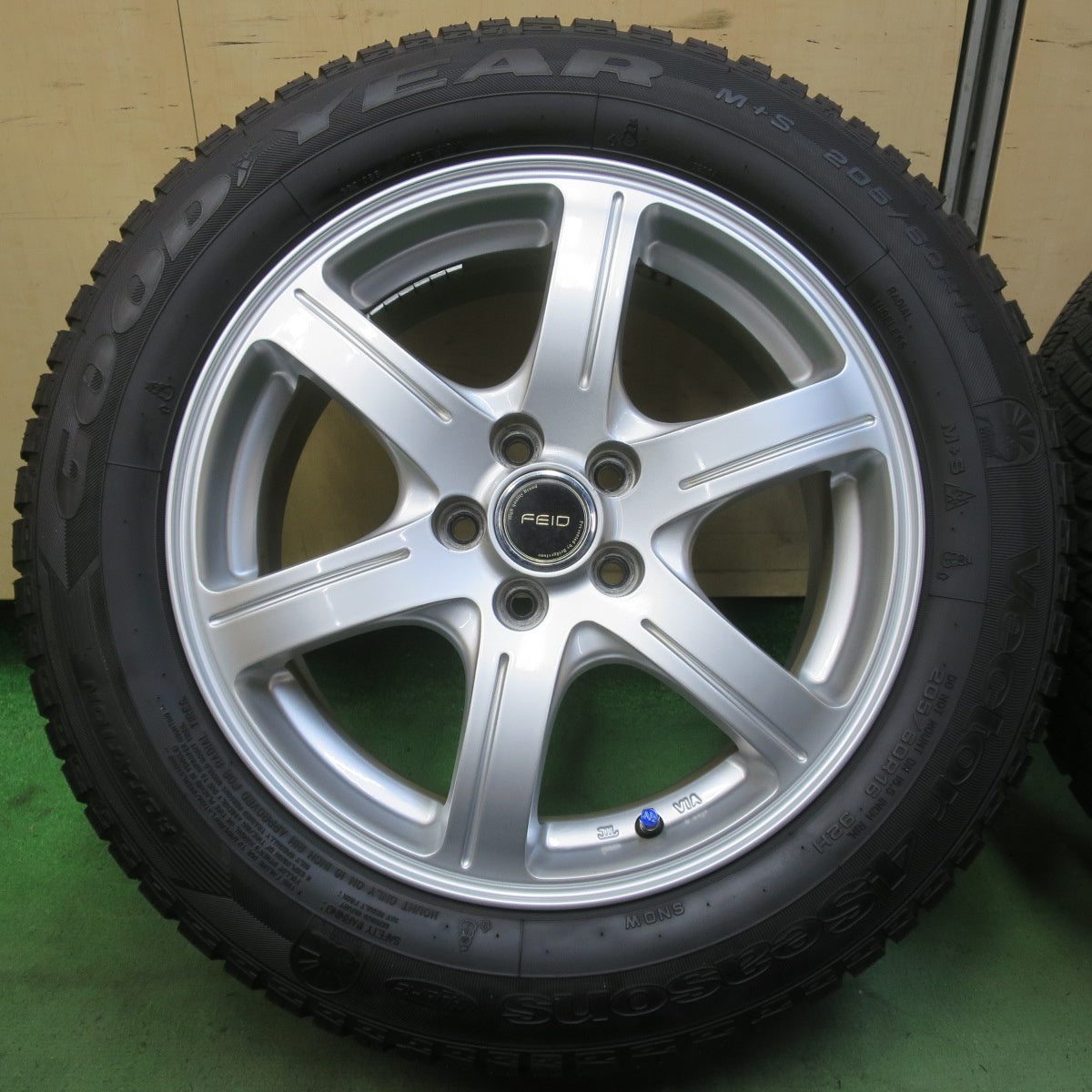 バリ溝！24年！キレイ！9.5分★レガシィ 等 205/60R16 グッドイヤー Vector 4Seasons オールシーズン FEID フェイド 16インチ PCD100/5H★6053007イス