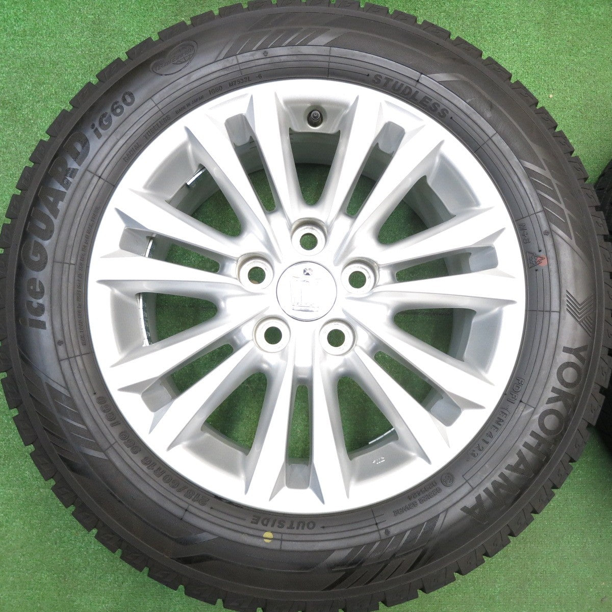 バリ溝！23年！9.5分★トヨタ 210系 クラウン ロイヤル 純正 215/60R16 スタッドレス ヨコハマ アイスガード iG60 16インチ PCD114.3/5H★5121401HAス
