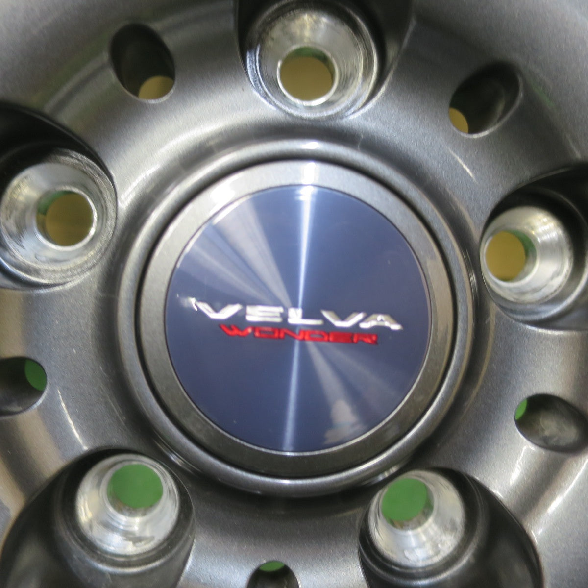 バリ溝！25年！キレイ！ほぼ10分◎スタッドレス 195/65R15 コンチネンタル ノースコンタクト NC6 VELVA WONDER ヴェルヴァ ワンダー 15インチ PCD114.3/5H◎6062409イス