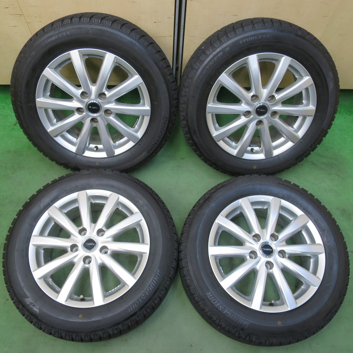 バリ溝！23年！キレイ！9.5分★スタッドレス 205/60R16 ブリヂストン アイスパートナー2 TOPRUN トップラン 16インチ PCD114.3/5H★5102403イス