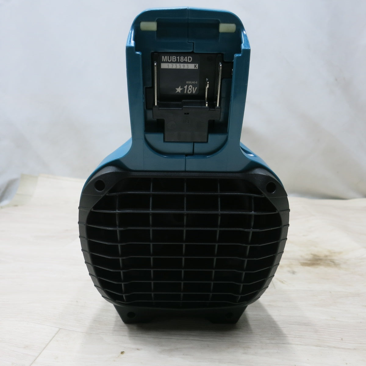 [送料無料] キレイ◆マキタ 充電式 ブロワー 18V MUB184D 本体のみ ブロアー 送風 電動 工具◆