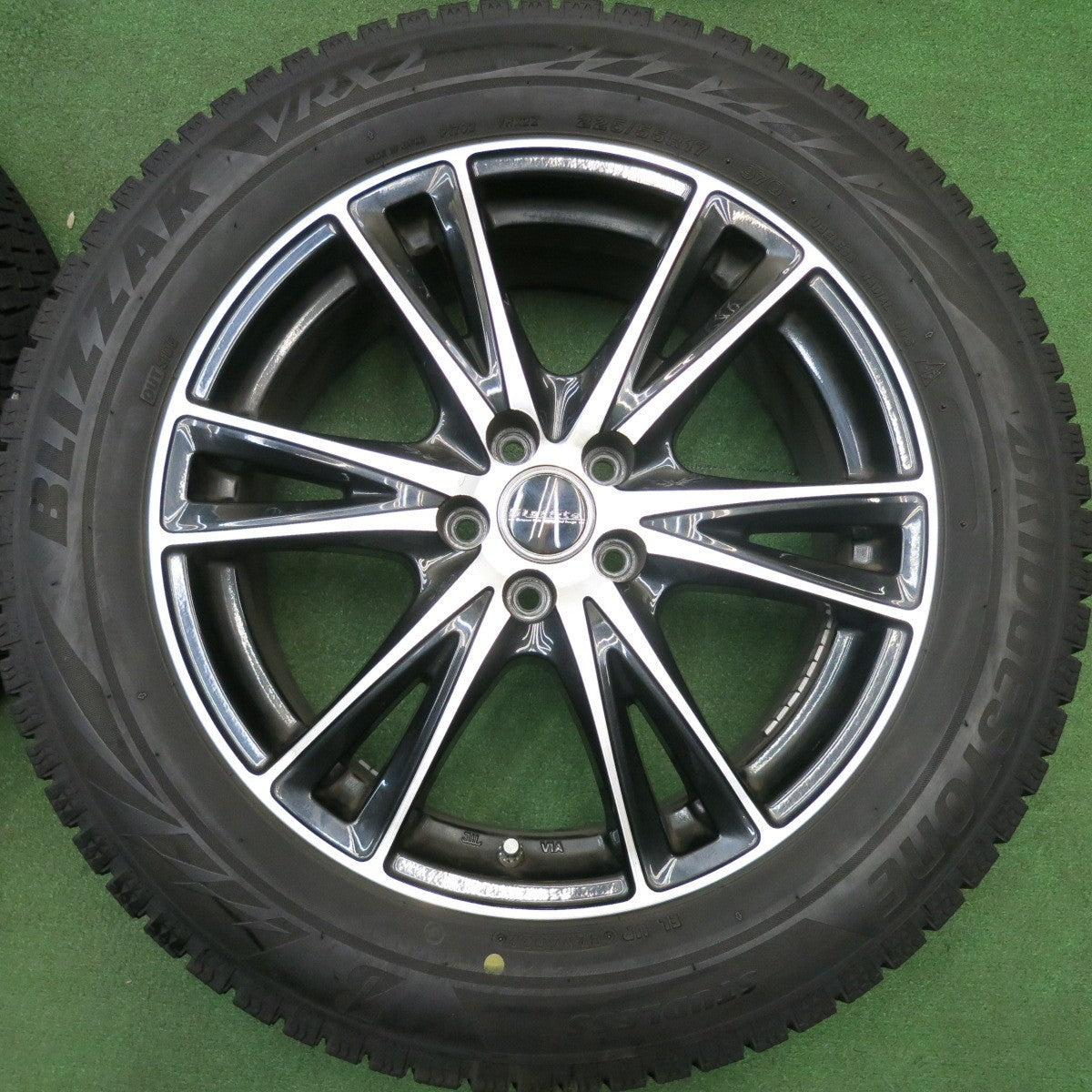バリ溝！22年！9分★フォレスター XV 等 225/55R17 スタッドレス ブリヂストン ブリザック VRX2 Laffite ラフィット 17インチ PCD100/5H★6011101HAス