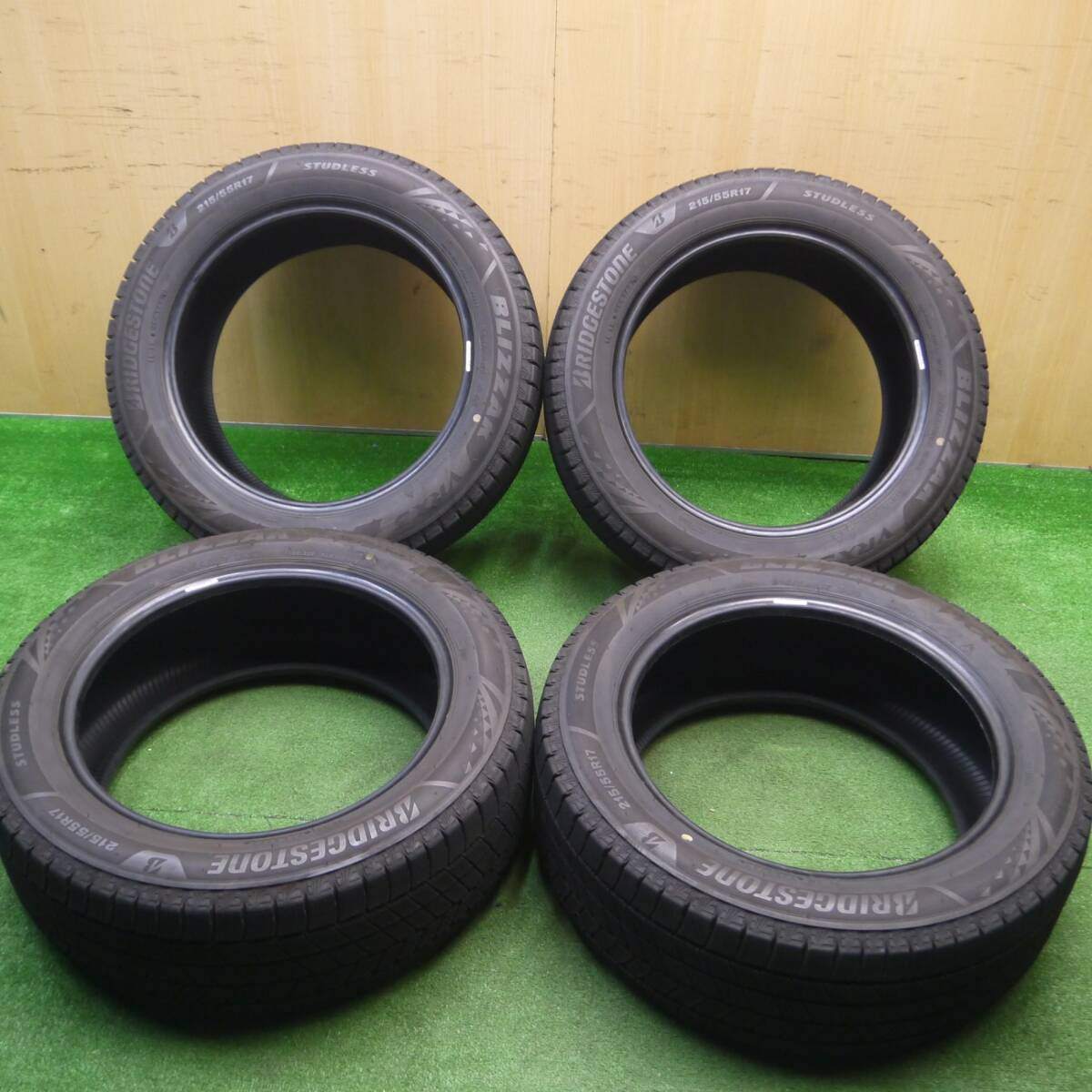 バリ溝！23年！9分★スタッドレス 215/55R17 ブリヂストン ブリザック VRX3 タイヤ 17インチ オデッセイ エスティマ ヴェゼル カムリ CX-3等★4122503Hスタ