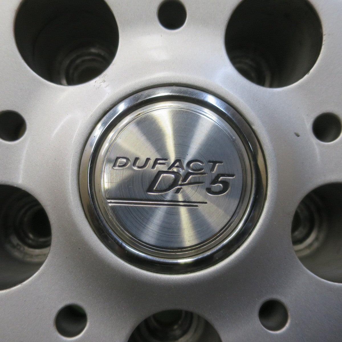 バリ溝！キレイ！9.5分★スタッドレス 205/60R16 ダンロップ ウインターマックス WM01 DUFACT DF5 デュファクト 16インチ PCD114.3/5H★6042713イス