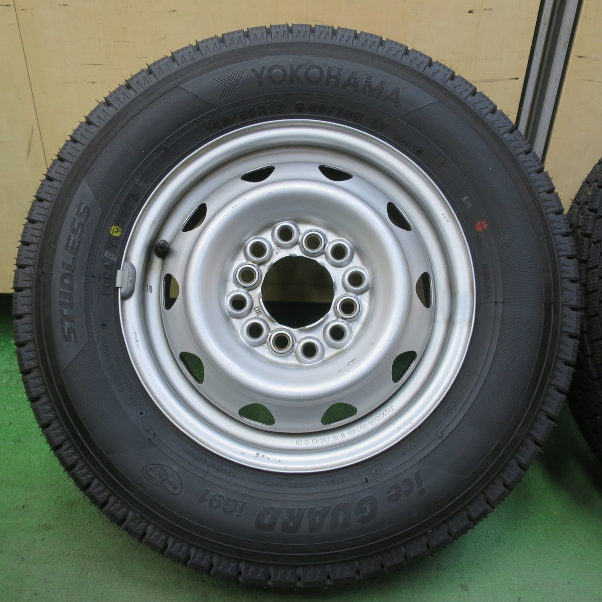 ほぼ未使用！25年！キレイ★スタッドレス 145/80R12 80/78N ヨコハマ アイスガード iG91 スチール ホイール 12インチ PCD100 110 114.3/4H マルチ★6041403イス