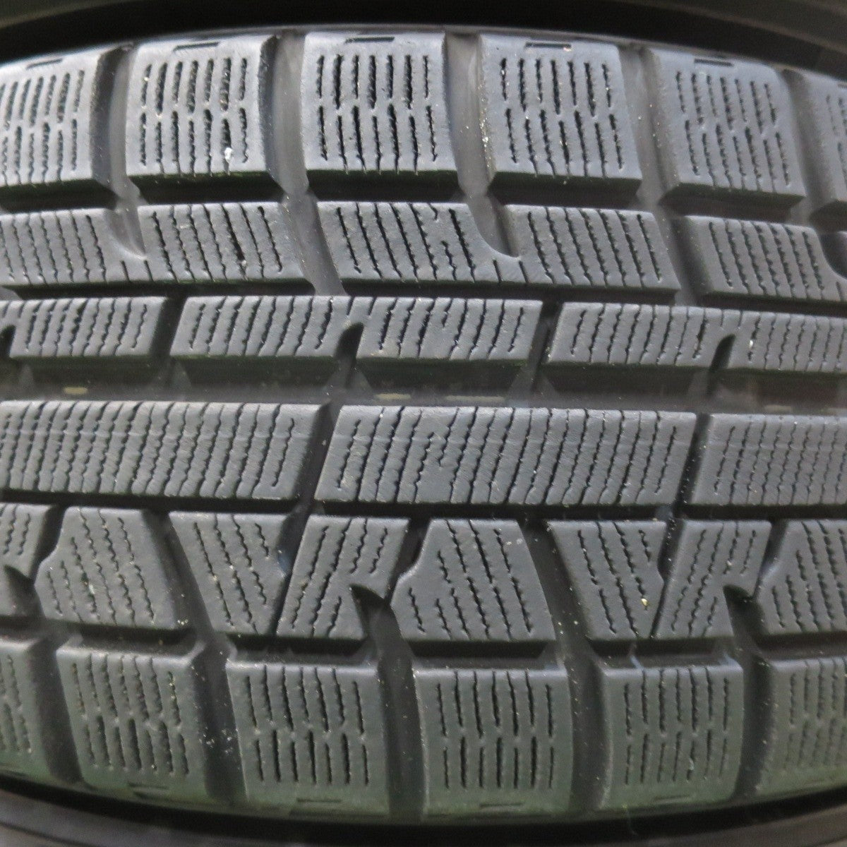 バリ溝！キレイ！9.5分★スタッドレス 215/60R16 ヨコハマ アイスガード iG50 プラス VIOLENTO ヴィオレント 16インチ PCD114.3/5H★5011701イス