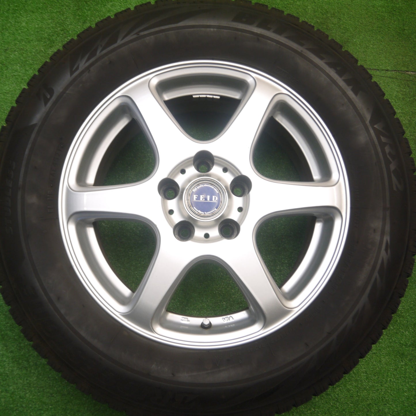 [送料無料] バリ溝！21年！キレイ！9.5分以上★スタッドレス 215/65R16 ブリヂストン ブリザック VRX2 FEID 16インチ PCD114.3/5H★4092506Hス