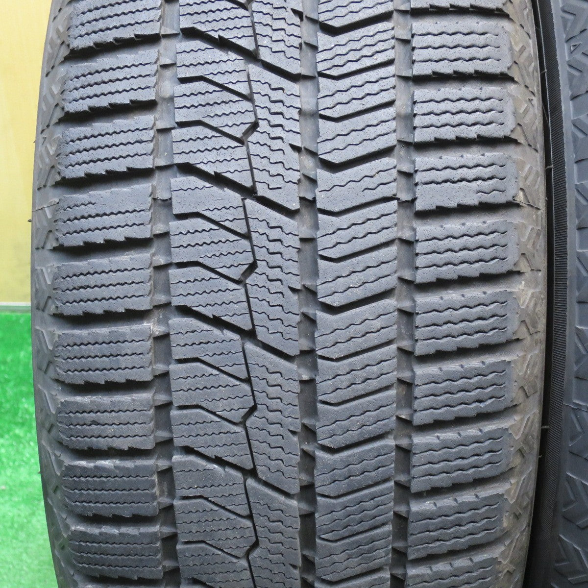 バリ溝！22年！キレイ！9.5分★スタッドレス 215/60R16 トーヨー オブザーブ GIZ2 Exceeder エクシーダー 16インチ PCD114.3/5H★5122405NJス