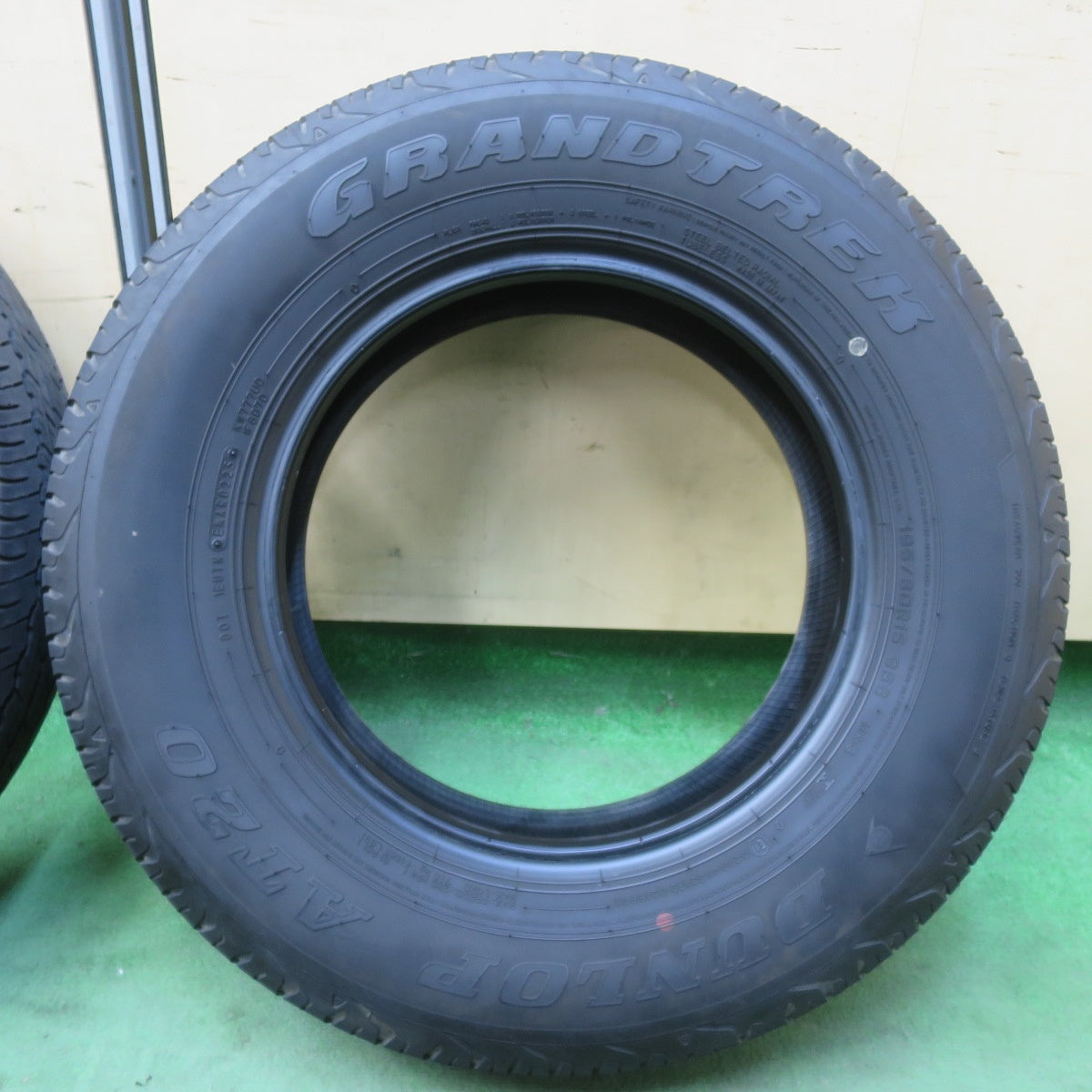 バリ溝！25年！8.5分★195/80R15 ダンロップ AT20 グラントレック タイヤ 15インチ ジムニーシエラ ジムニーノマド 等★6021003イノタ