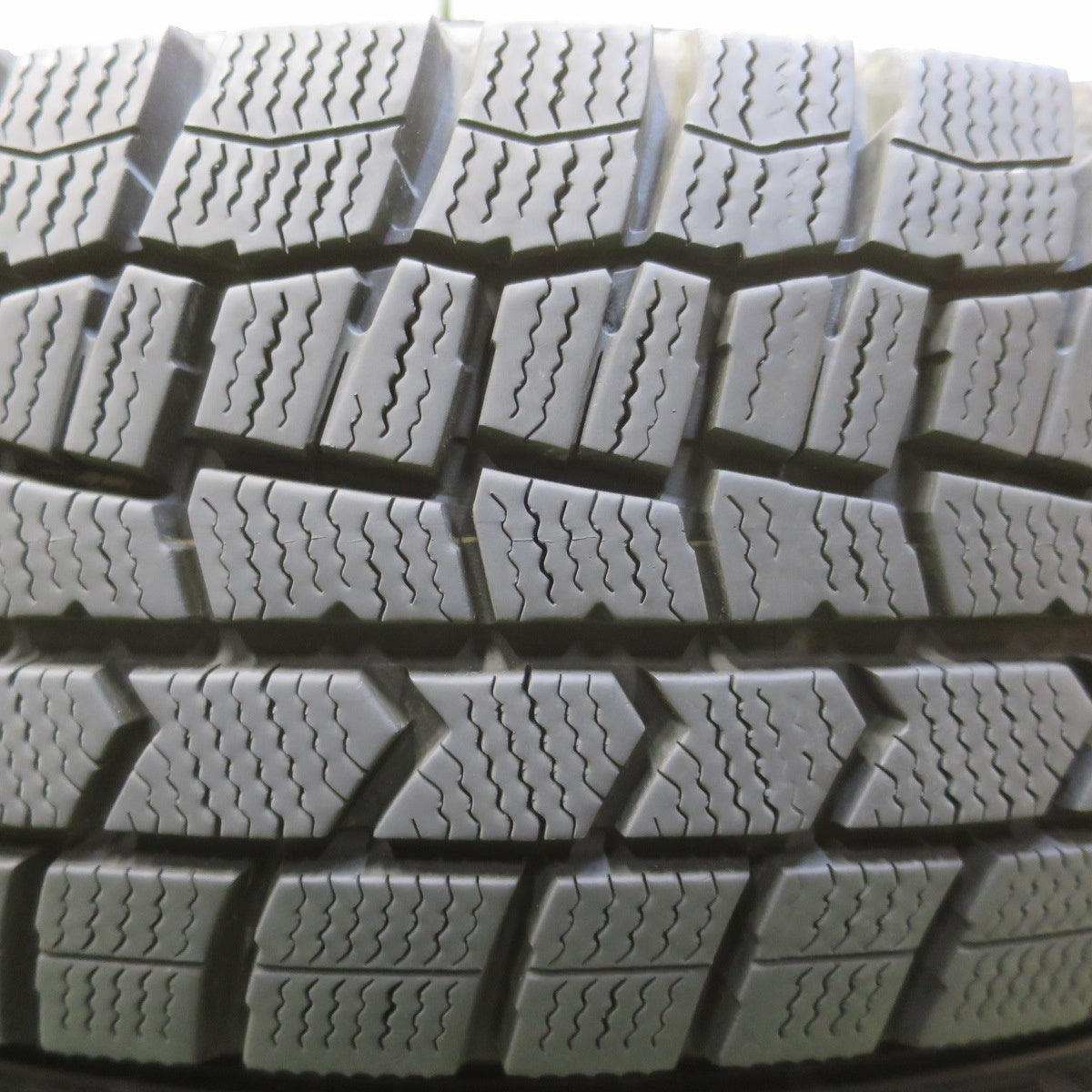 バリ溝！22年！9.5分◎スタッドレス 175/70R14 ダンロップ ウインターマックス WM02 タイヤ 14インチ ヤリス ヴィッツ アクシオ 等◎6083116イスタ