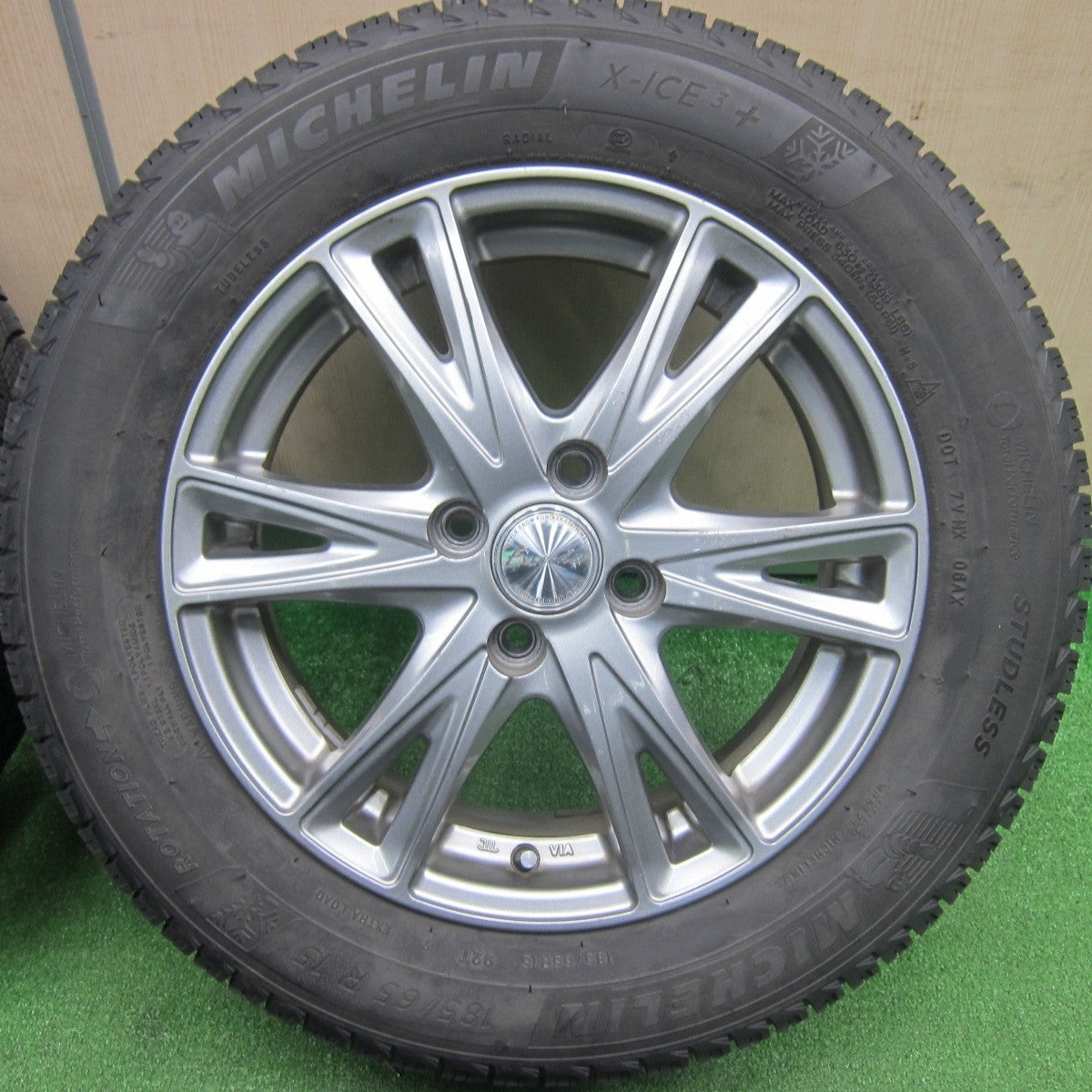 バリ溝！9.5分★スタッドレス 185/65R15 ミシュラン X-ICE3+ Exceeder エクシーダー 15インチ PCD100/4H★4121403TNス