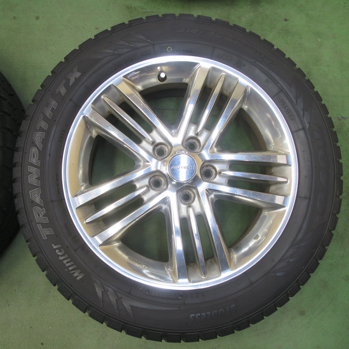 バリ溝！9.5分★日産 E51 エルグランド 純正 AUTECH 215/60R17 スタッドレス トーヨー ウインター トランパス TX オーテック 17インチ PCD114.3/5H★6050516イス
