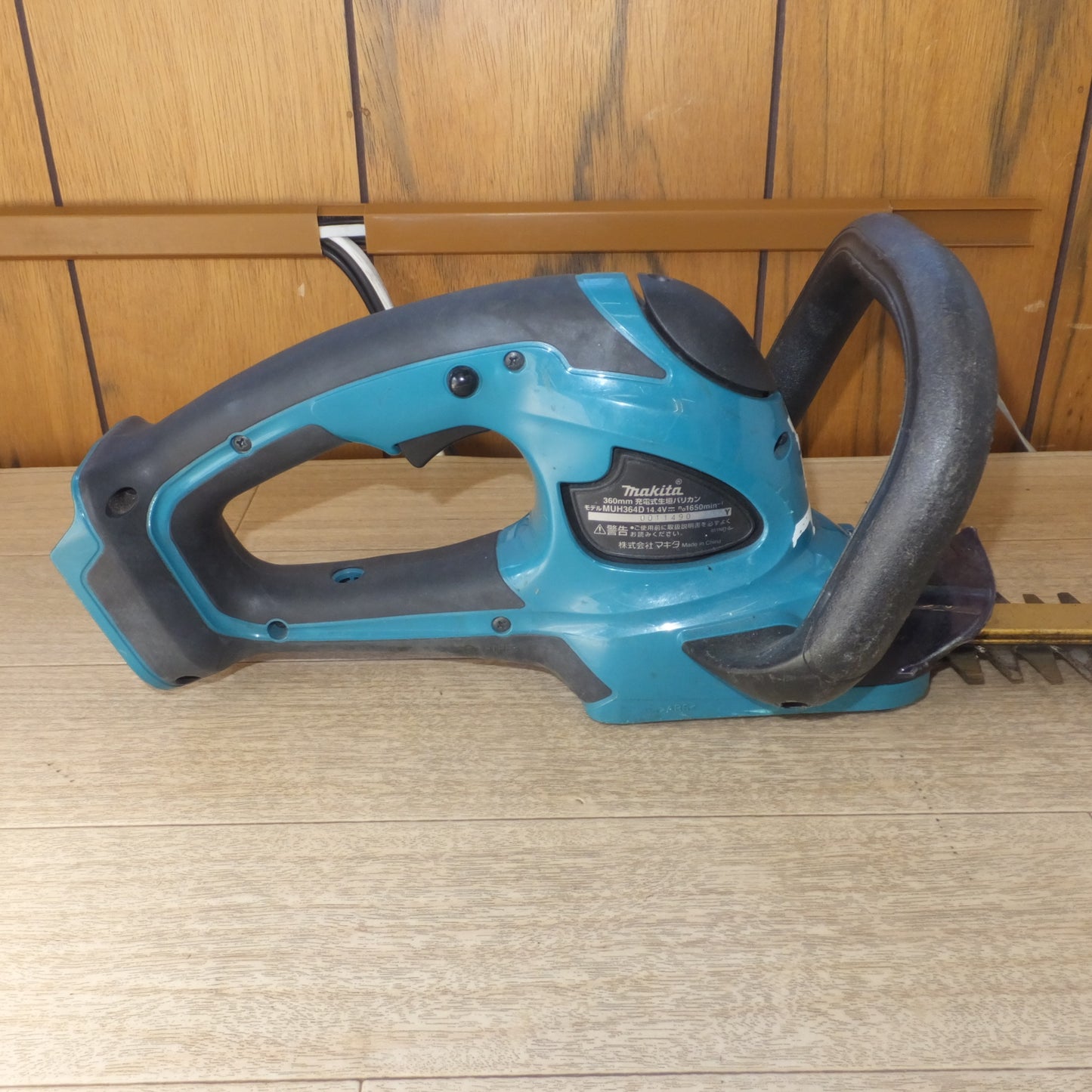 [送料無料] ★マキタ makita 360mm 充電式生垣バリカン MUH364D 14.4V 本体のみ★
