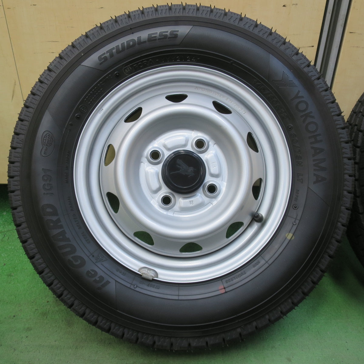 バリ溝！24年！キレイ！9.5分以上★スタッドレス 145/80R12 80/78N ヨコハマ アイスガード iG91 スチール ホイール 12インチ PCD100/4H★6041401イス