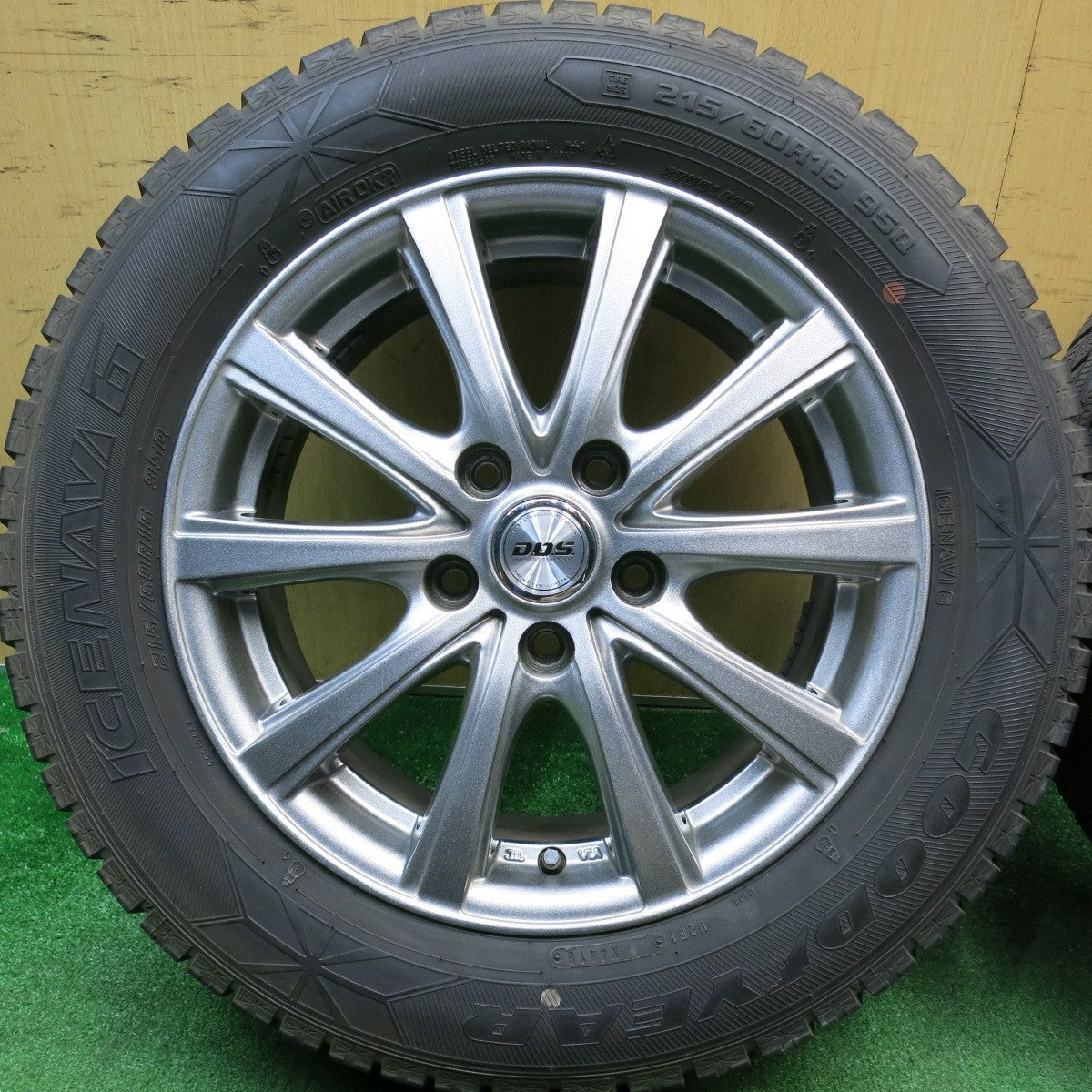 バリ溝！キレイ！8.5分★スタッドレス 215/60R16 グッドイヤー アイスナビ6 D.O.S. DOS 社外 アルミ 16インチ PCD114.3/5H★6011107HAス