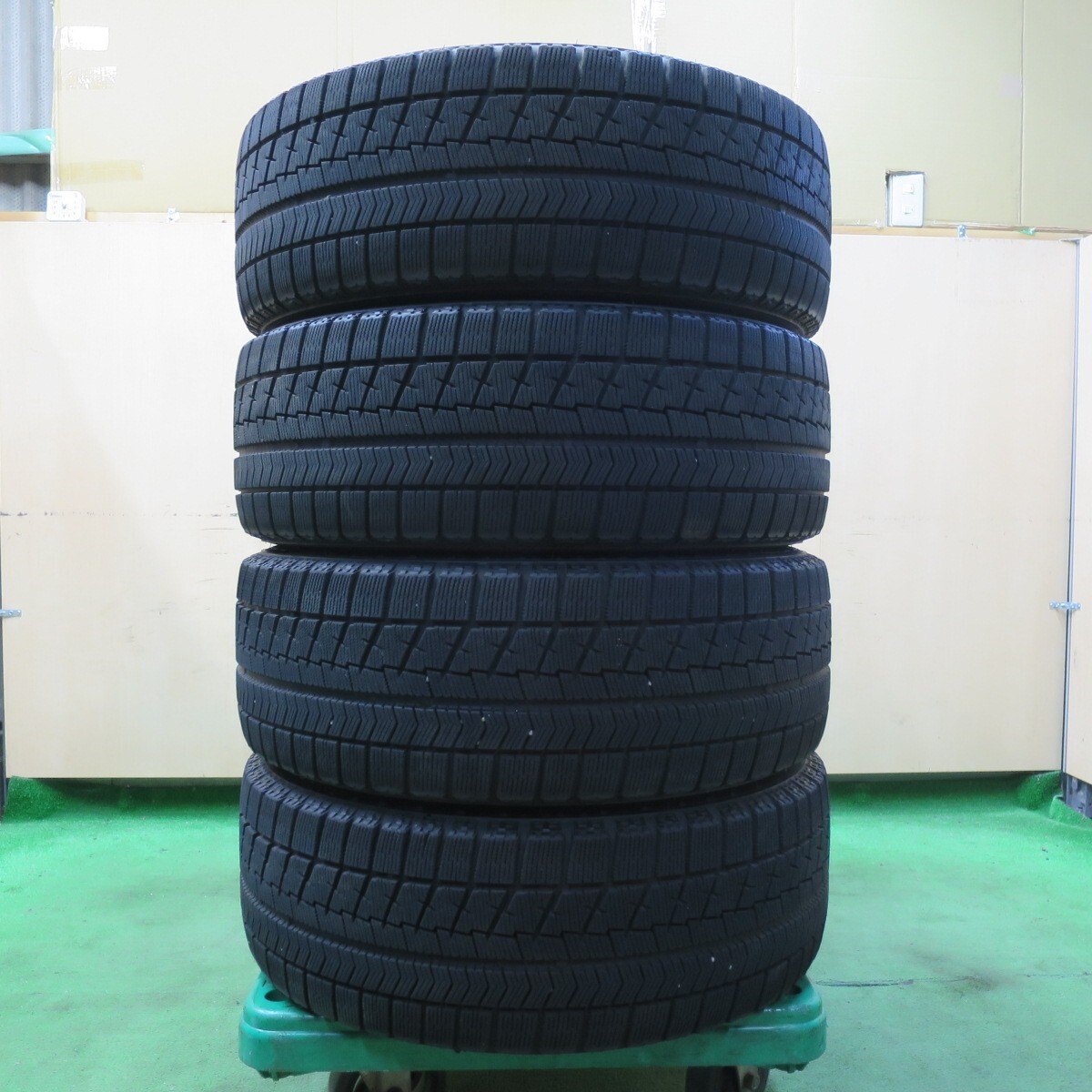 4本価格★スタッドレス 215/55R17 ブリヂストン ブリザック VRX VIOLENTO ヴィオレント 17インチ PCD114.3/5H★5011703イス