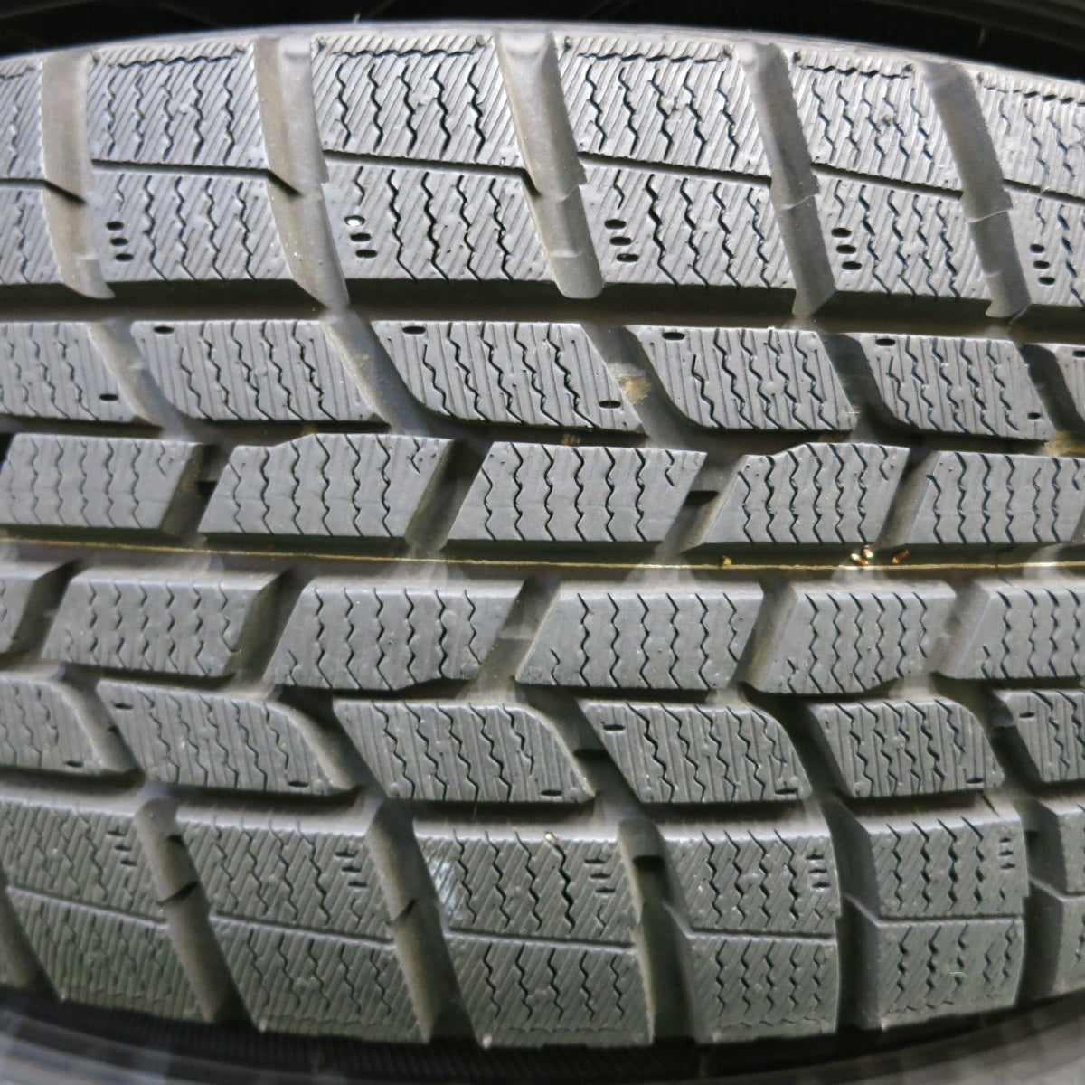 *送料無料* 超バリ溝！ほぼ10分★トヨタ プレミオ 純正 195/65R15 スタッドレス グッドイヤー アイスナビ6 15インチ PCD100/5H★4032706イス