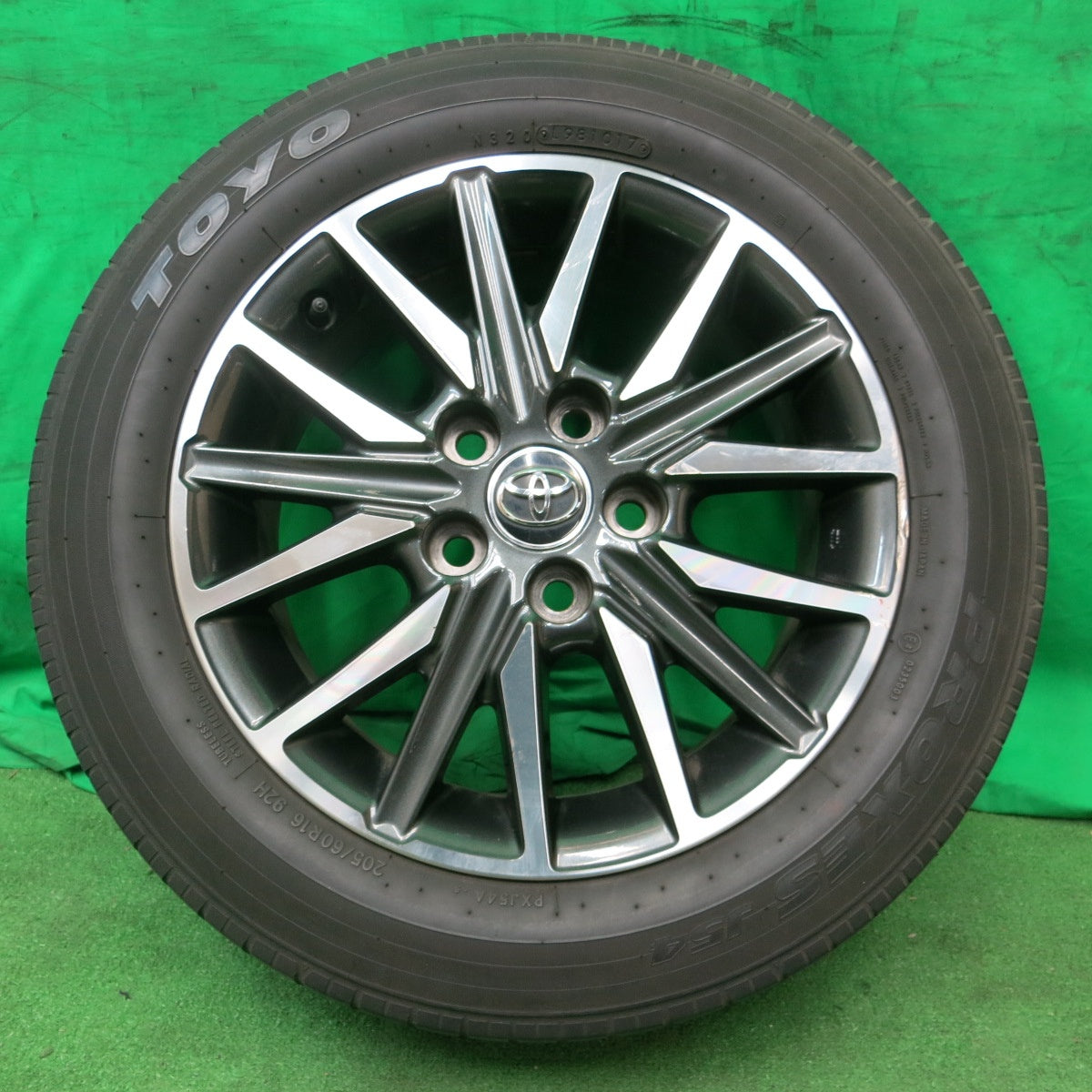 *送料無料* 1本価格★トヨタ 80系 ヴォクシー ノア 純正 205/60R16 トーヨー プロクセス J54 16インチ PCD114.3/5H★4052408ナノ