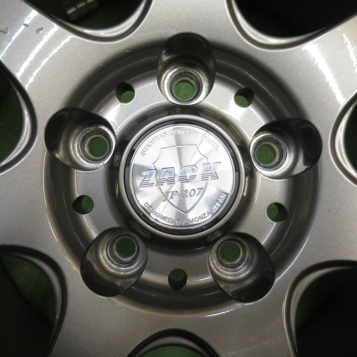 バリ溝！キレイ！9分★スタッドレス 225/65R17 ブリヂストン ブリザック DM-V2 ZACK JP-107 MONZA ザック モンツァ 17インチ PCD114.3/5H★5062101NJス