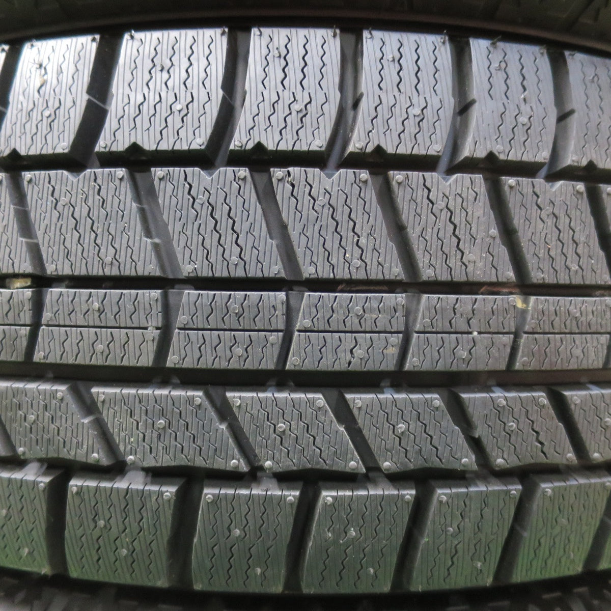 [送料無料] ほぼ未使用！22年★スタッドレス 195/65R15 オートバックス ノーストレック N5 タイヤ 15インチ ノア ヴォクシー ステップワゴン セレナ等★4120605イスタ