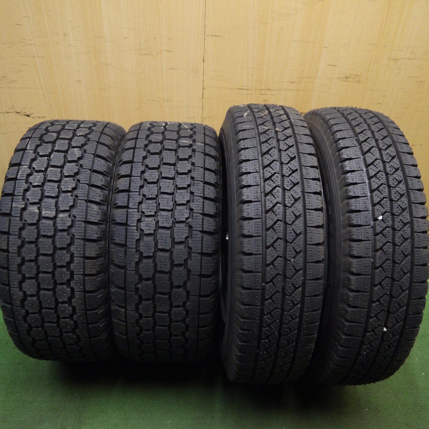 ほぼ未使用★トヨタ ハイエース 純正 スチール 195/80R15 245/50R14.5 スタッドレス ブリヂストン ブリザック VL1 W965 14.5インチ 15インチ PCD139.7/6H★5100706Hノ