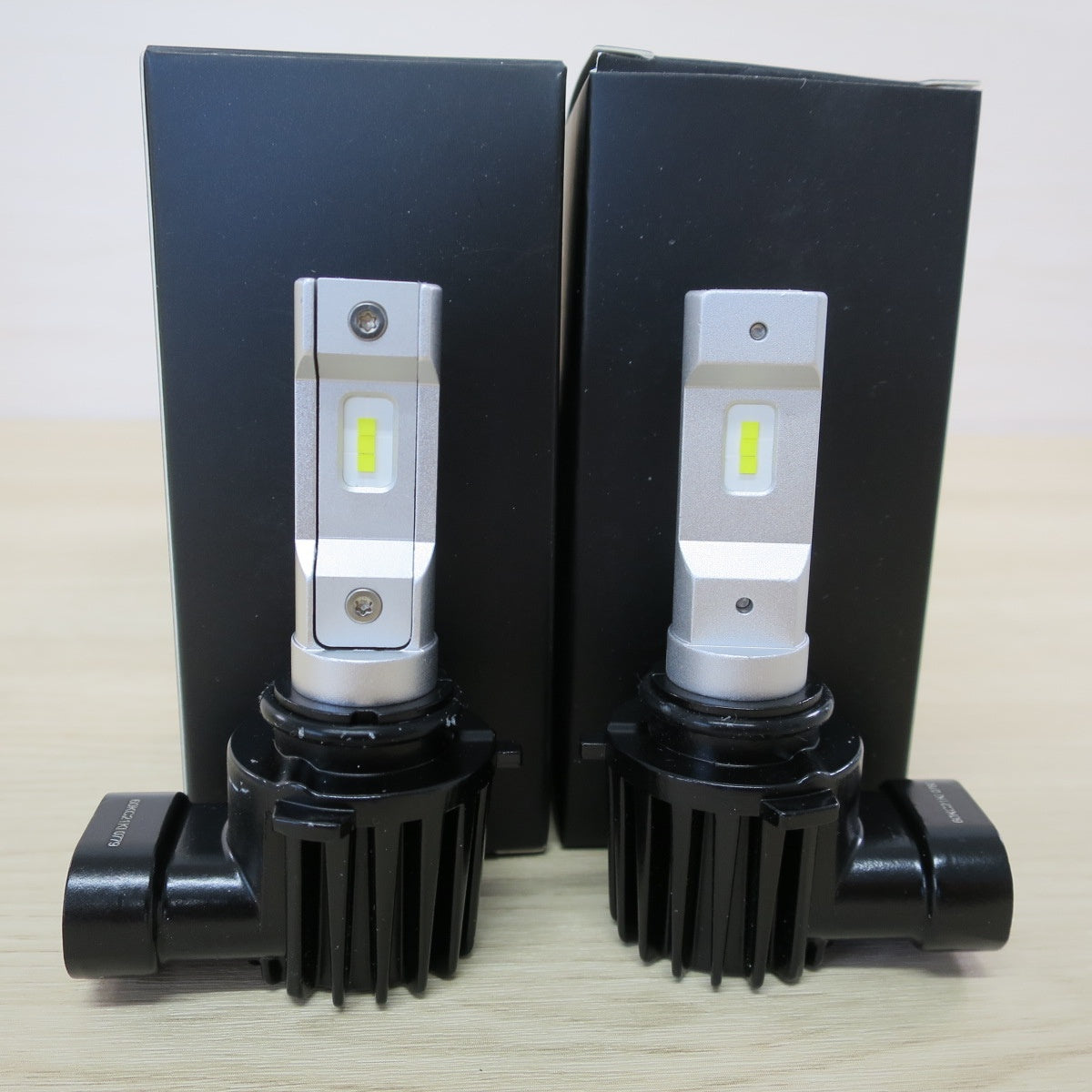 2点入♪PIAA 6000K ヘッド＆フォグ 用 LED バルブ LEH181 HB3 HB4 HIR1 HIR2 タイプ 4000lm 純白光 ピア 車検 対応 照明 カー パーツ♪ [送料無料]