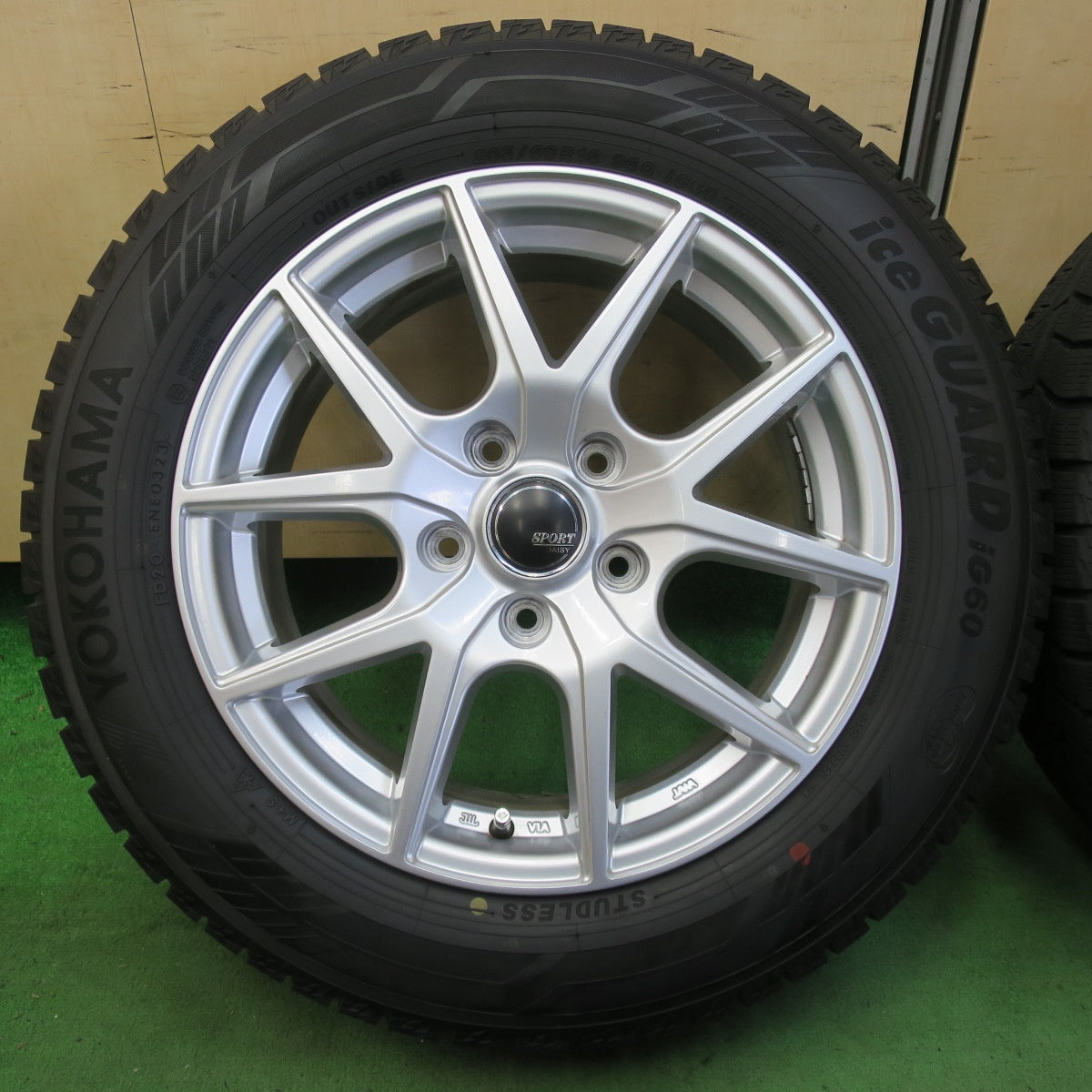 超バリ溝！23年！キレイ！ほぼ10分★スタッドレス 205/60R16 ヨコハマ アイスガード iG60 SPORT DAISY スポルト デイジー 16インチ PCD114.3/5H★5042304イス