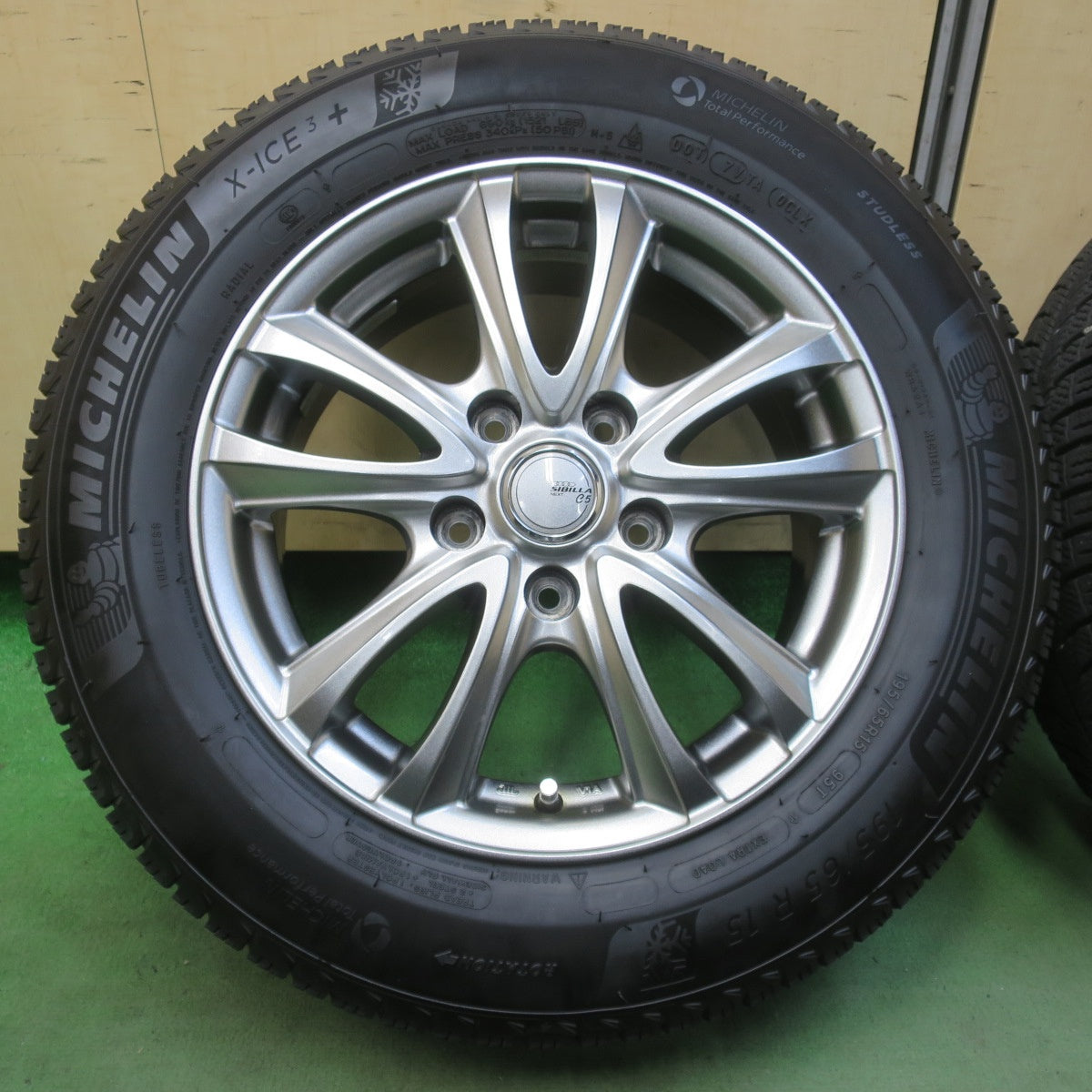 キレイ★スタッドレス 195/65R15 ミシュラン X-ICE3+ SIBILLA NEXT C5 シビラ ネクスト 15インチ PCD114.3/5H★6051304イス
