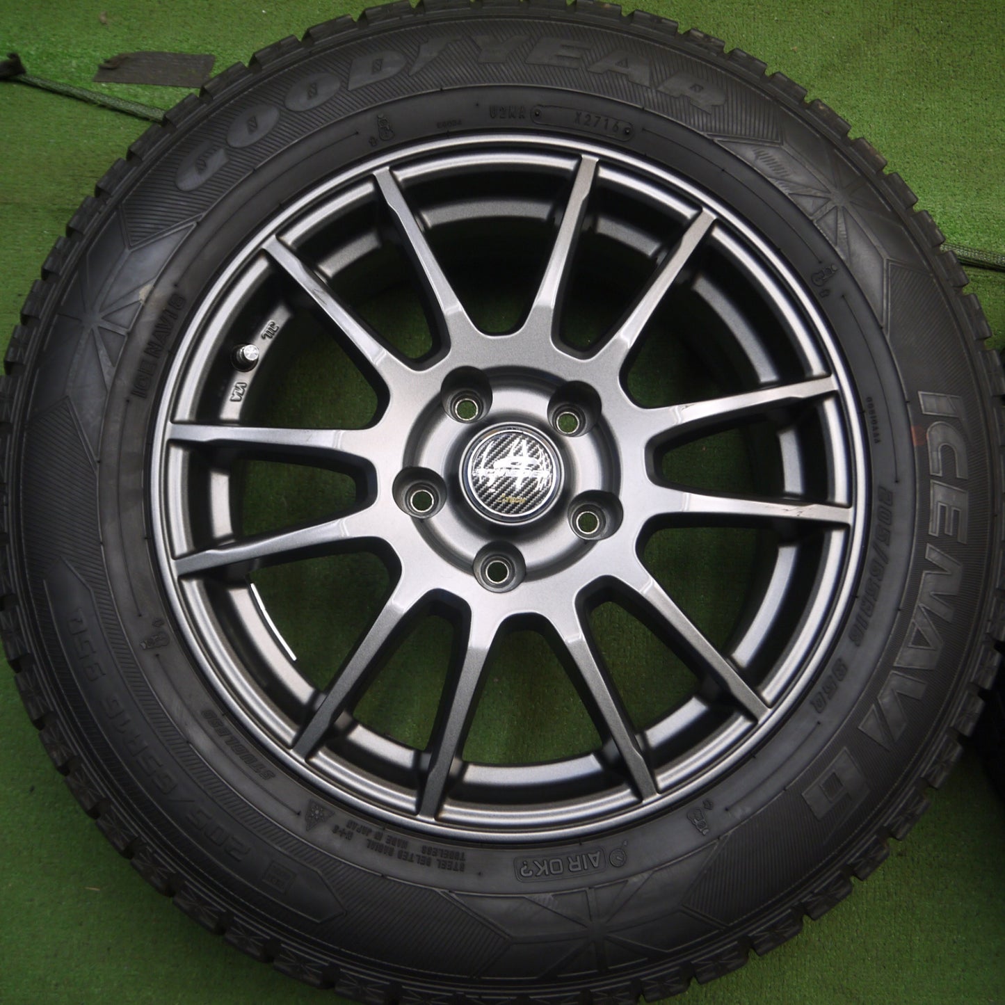 *送料無料* バリ溝！キレイ！9分★スタッドレス 205/65R16 グッドイヤー アイスナビ6 SCHNEIDER ATECH シュナイダー PCD114.3/5H★4040106Hス