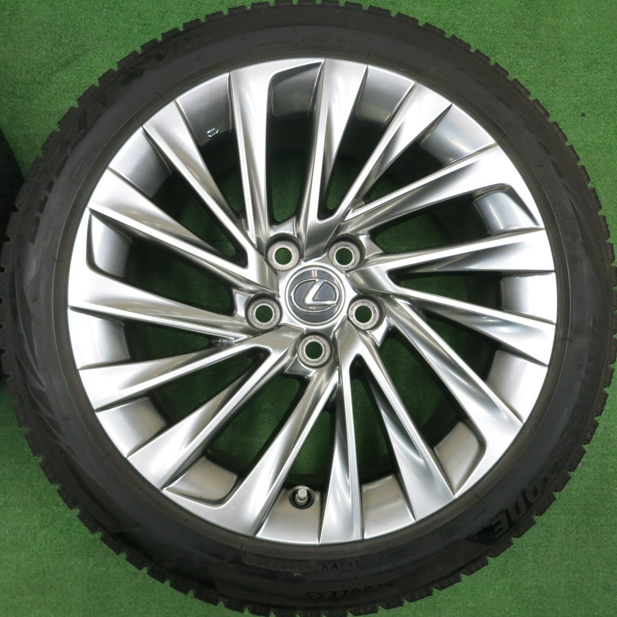 [送料無料] センサー付！キレイ★レクサス ES バージョンL 純正 235/45R18 スタッドレス ブリヂストン ブリザック VRX2 18インチ PCD114.3/5H★4111601HAス