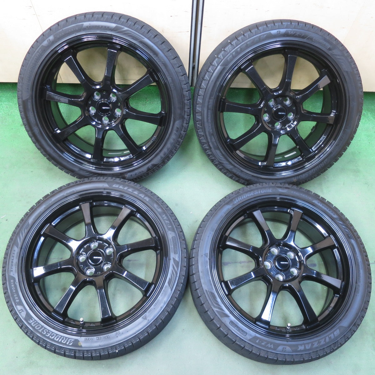 バリ溝！25年！キレイ！ほぼ10分★スタッドレス 225/40R18 ブリヂストン ブリザック WZ-1 G-SPEED Gスピード 18インチ PCD100/5H★6052504イス