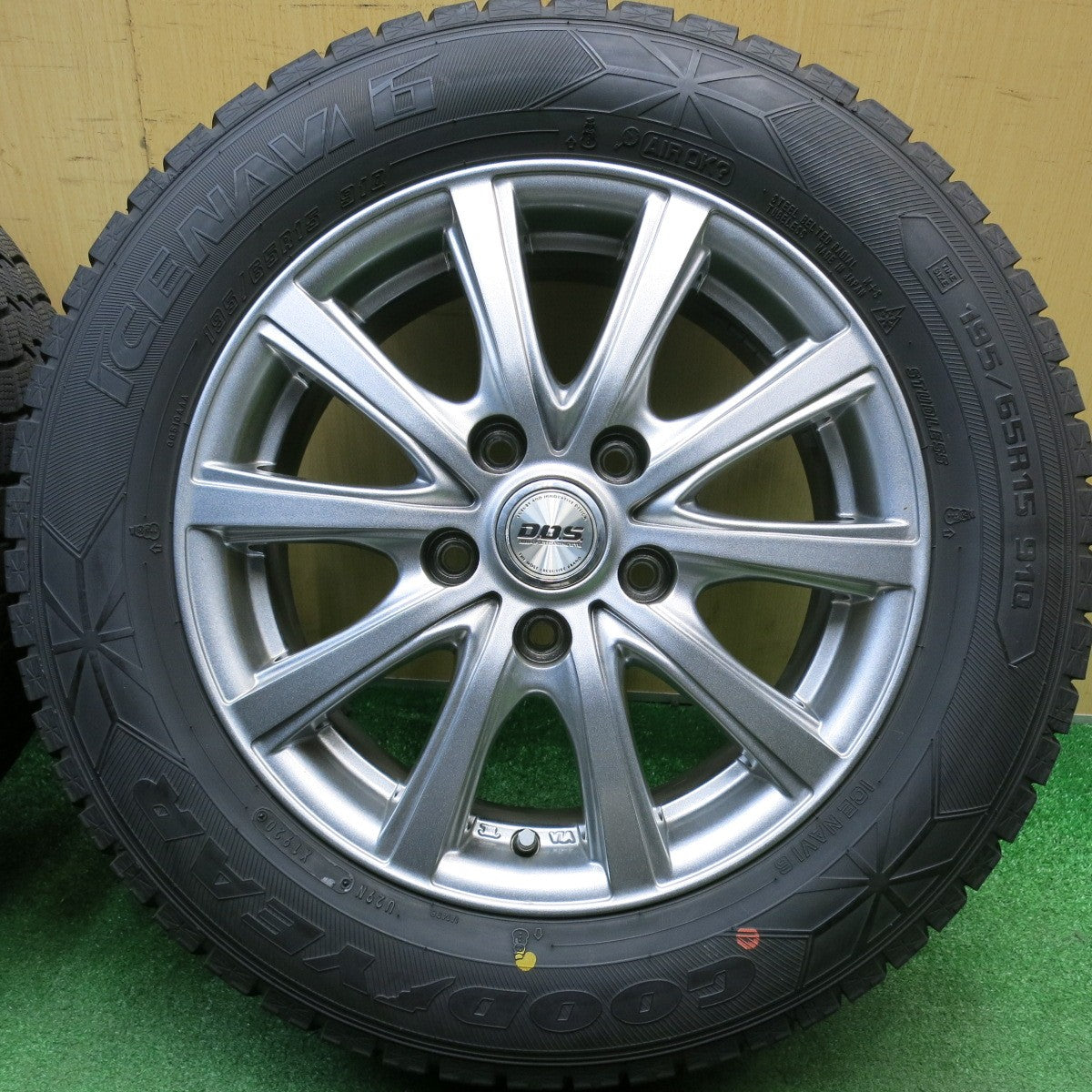 バリ溝！キレイ！8.5分★スタッドレス 195/65R15 グッドイヤー アイスナビ6 D.O.S. DOS 社外 アルミ 15インチ PCD114.3/5H★6012507HAス