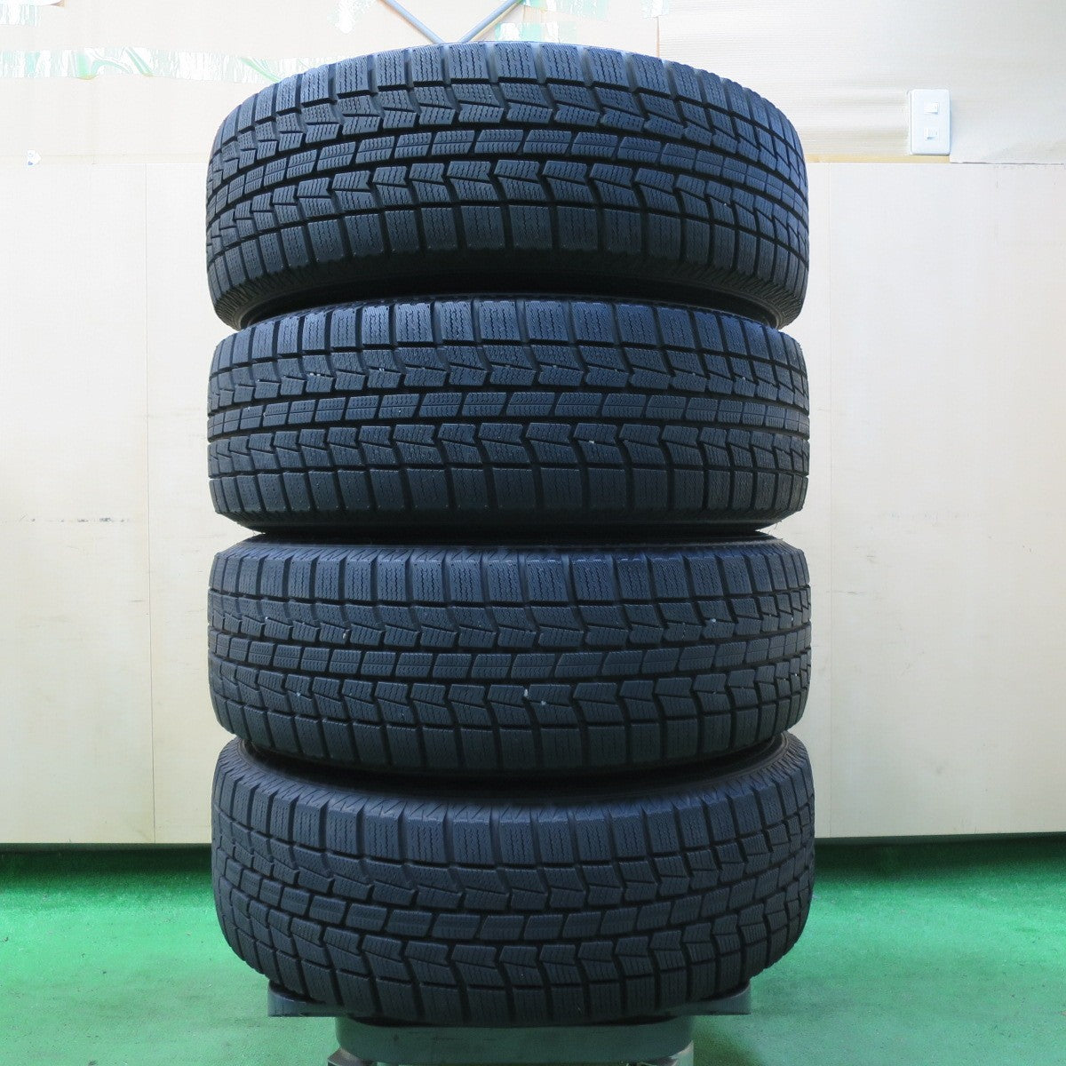 *送料無料* バリ溝！21年！キレイ！ほぼ10分★スタッドレス 205/65R16 オートバックス ノーストレック N3i VELVA CHARGE ヴェルヴァ PCD114.3/5H★4080504イス