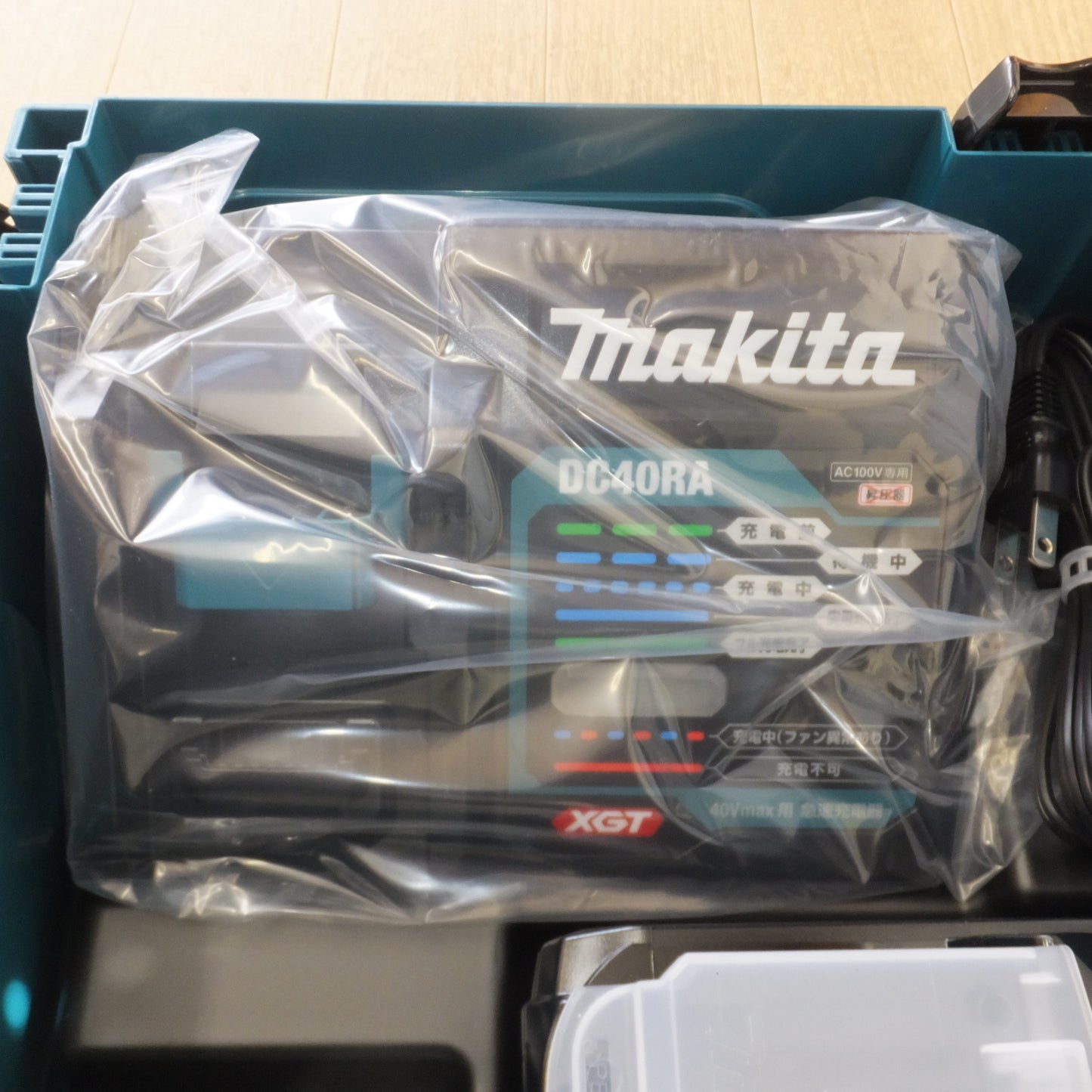 [送料無料] 未使用★マキタ makita パワーソースキット XGT9 A-74843　急速充電器 DC40RA　バッテリ BL4080F 2個　セット★