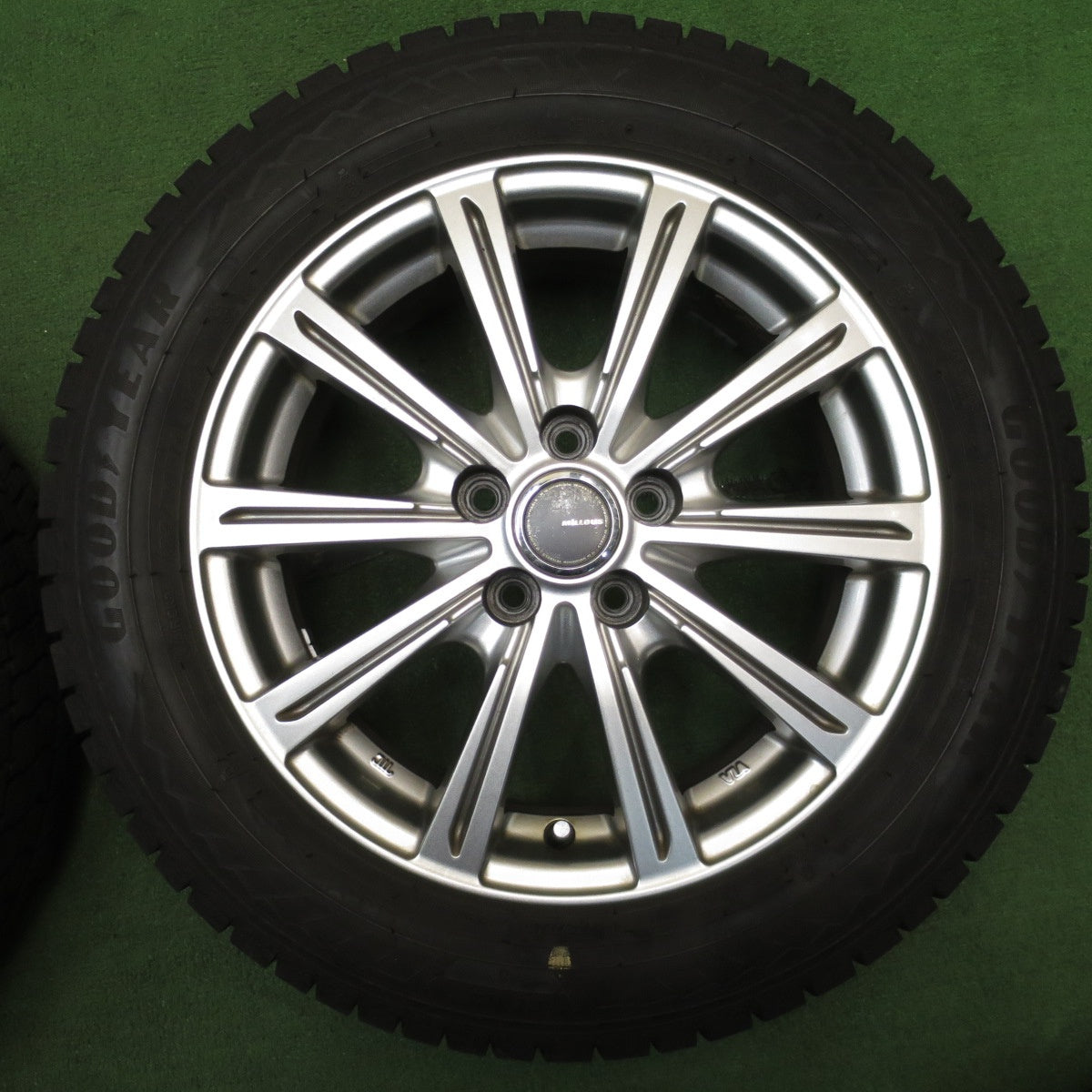 バリ溝！22年！キレイ！9.5分★シエンタ 等 185/60R15 スタッドレス グッドイヤー アイスナビ8 MiLLOUS ミルアス 15インチ PCD100/5H★5062106NJス