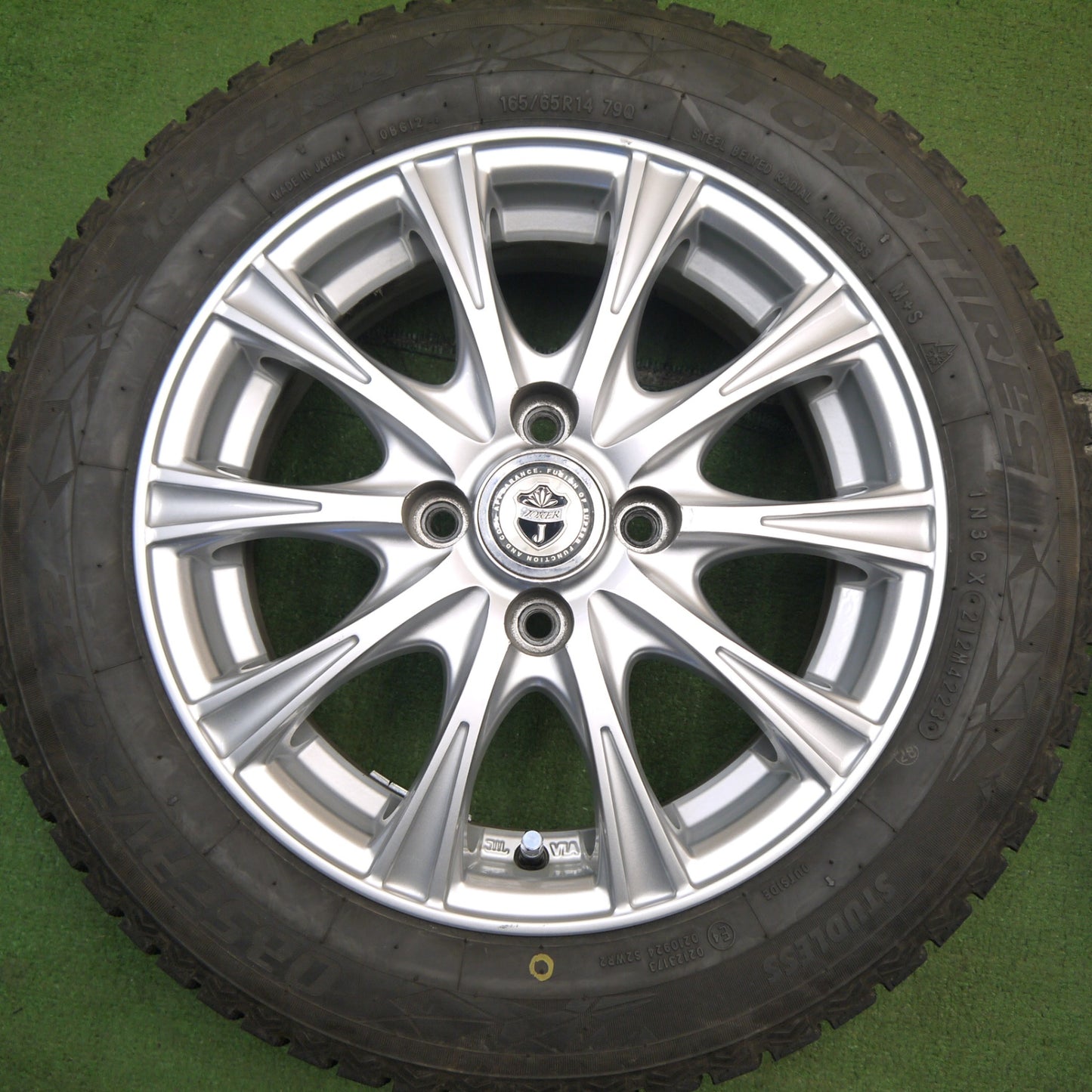 バリ溝！23年！9.5分★スタッドレス 165/65R14 トーヨー オブザーブ GIZ2 JOKER ジョーカー 14インチ PCD100/4H★5053004Hス