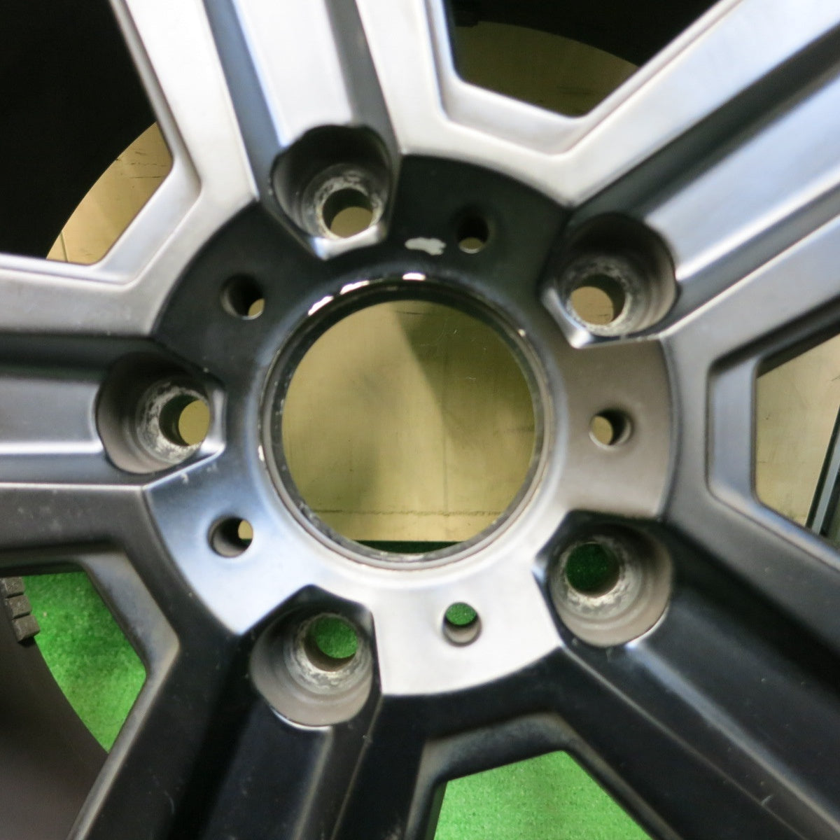 [送料無料] バリ溝！キレイ！9.5分★ベンツ ゲレンデ 等 Euro Premium 265/60R18 スタッドレス グッドイヤー アイスナビ SUV ユーロプレミアム PCD130/5H★4091601ナス