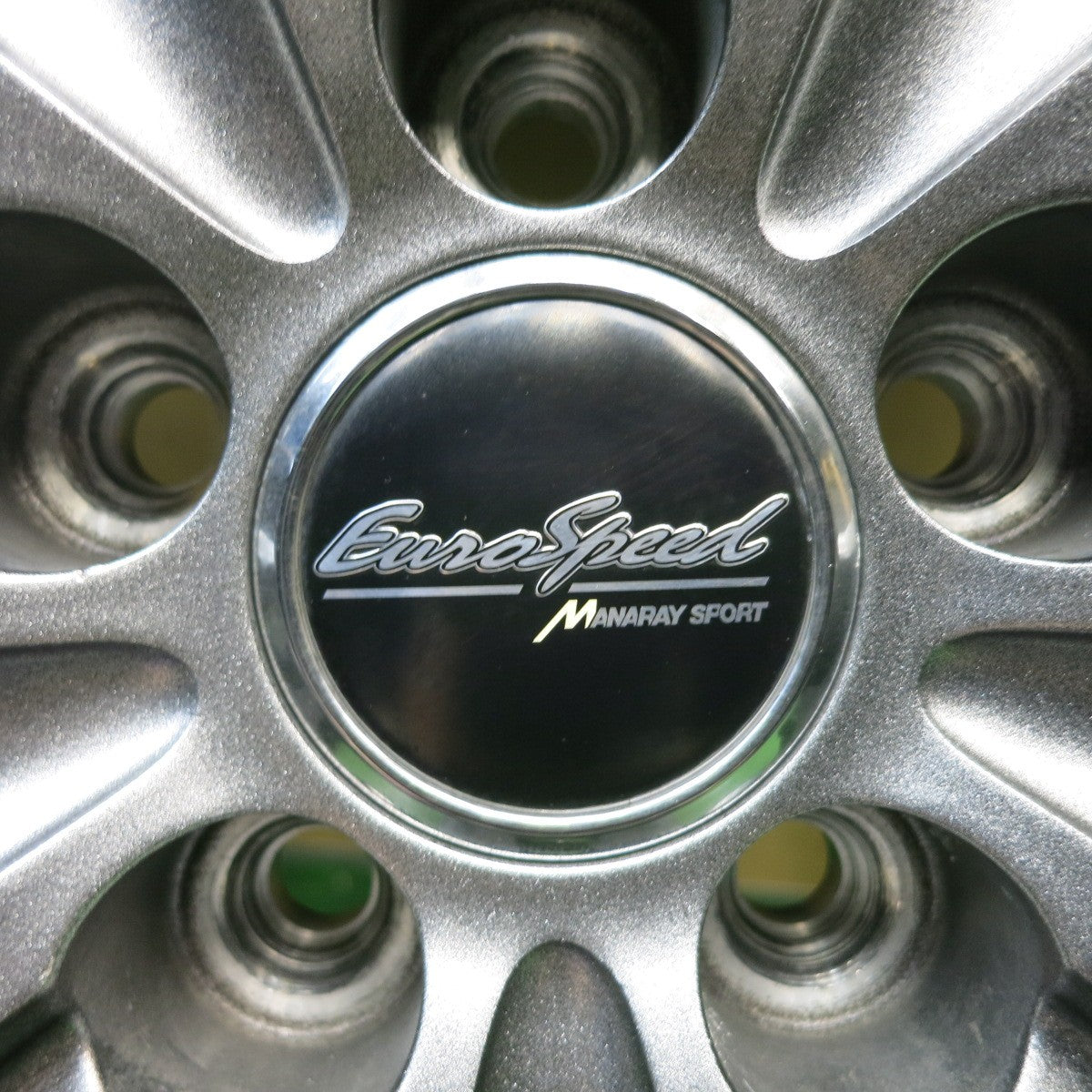バリ溝！キレイ！9.5分◎ライズ ロッキー 等 195/65R16 スタッドレス ダンロップ ウインターマックス WM02 EuroSpeed MANARAY SPORT ユーロスピード マナレイ スポーツ 16インチ PCD100/5H◎6071210HAス