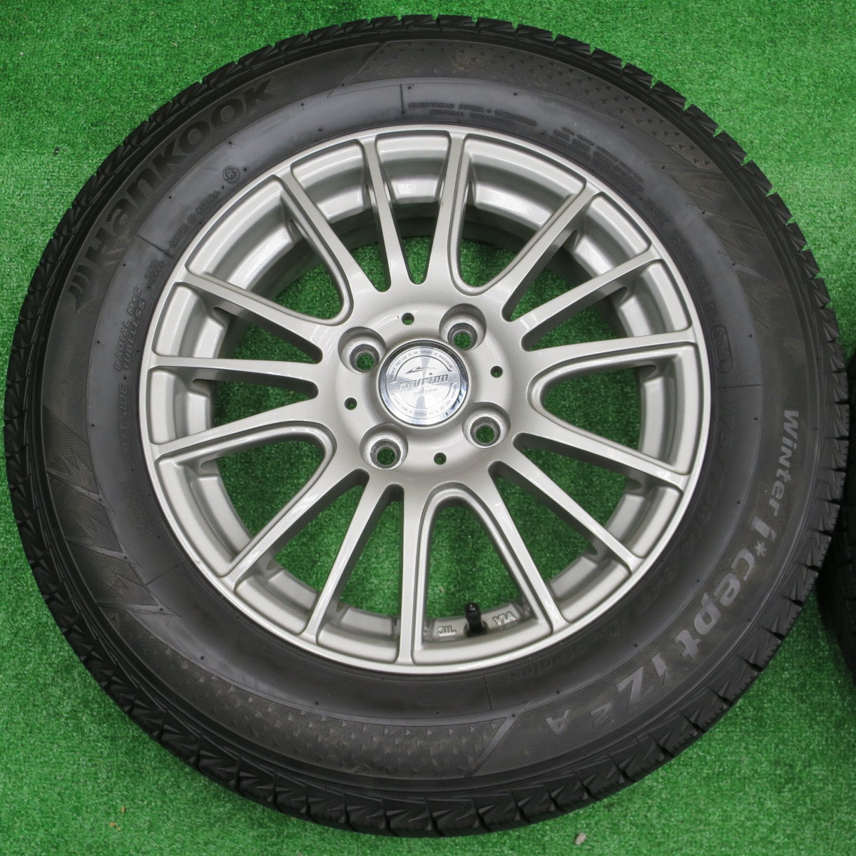 超バリ溝！24年！キレイ！ほぼ10分★スタッドレス 175/70R14 ハンコック ウインター アイセプト IZ2A ravrion selzer ラブリオン 14インチ PCD100/4H★5120503NKス