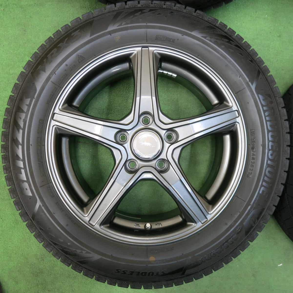 [送料無料] バリ溝！22年！キレイ！9.5分★スタッドレス 205/60R16 ブリヂストン ブリザック VRX3 TOPRUN トップラン 16インチ PCD114.3/5H★4112902SYス