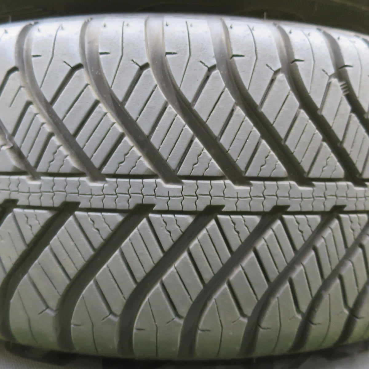 バリ溝！24年！キレイ！9.5分★レガシィ 等 205/60R16 グッドイヤー Vector 4Seasons オールシーズン FEID フェイド 16インチ PCD100/5H★6053007イス