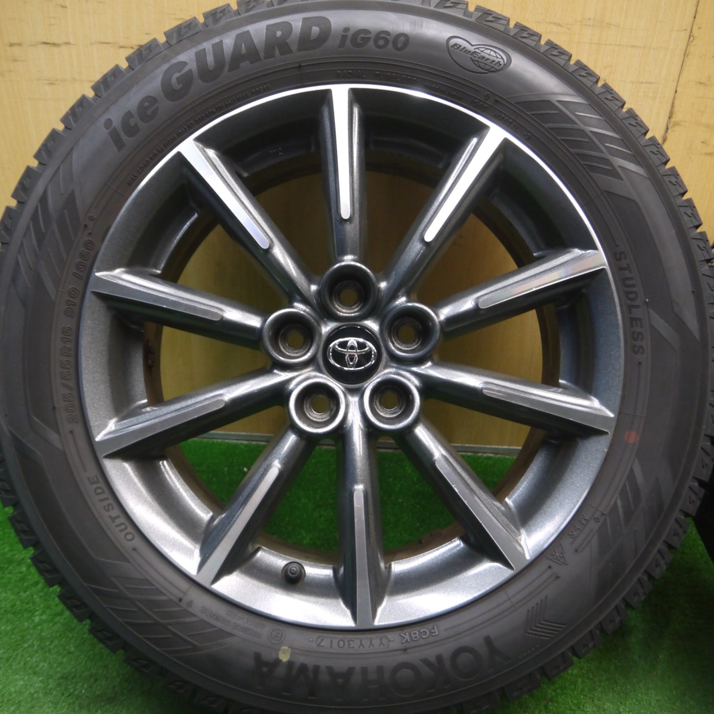 [送料無料] バリ溝！キレイ！8.5分★トヨタ 86 スバル BRZ 純正 205/55R16 スタッドレス ヨコハマ アイスガード iG60 16インチ PCD100/5H★5021413Hス