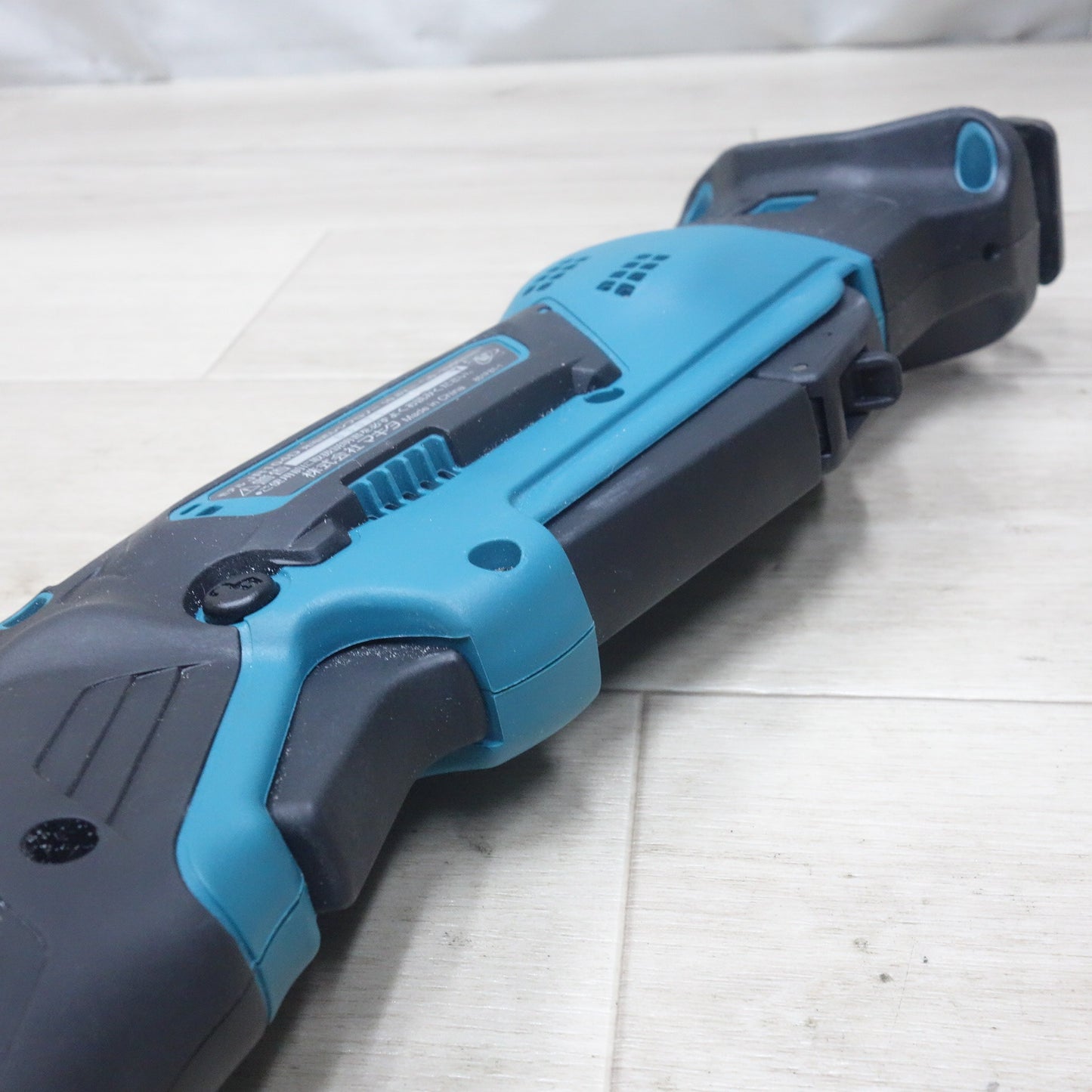[送料無料] キレイ◆マキタ 充電式 レシプロソー JR104D 電動 工具 切断機 セーバーソー セーバソー 10.8V 本体のみ makita◆