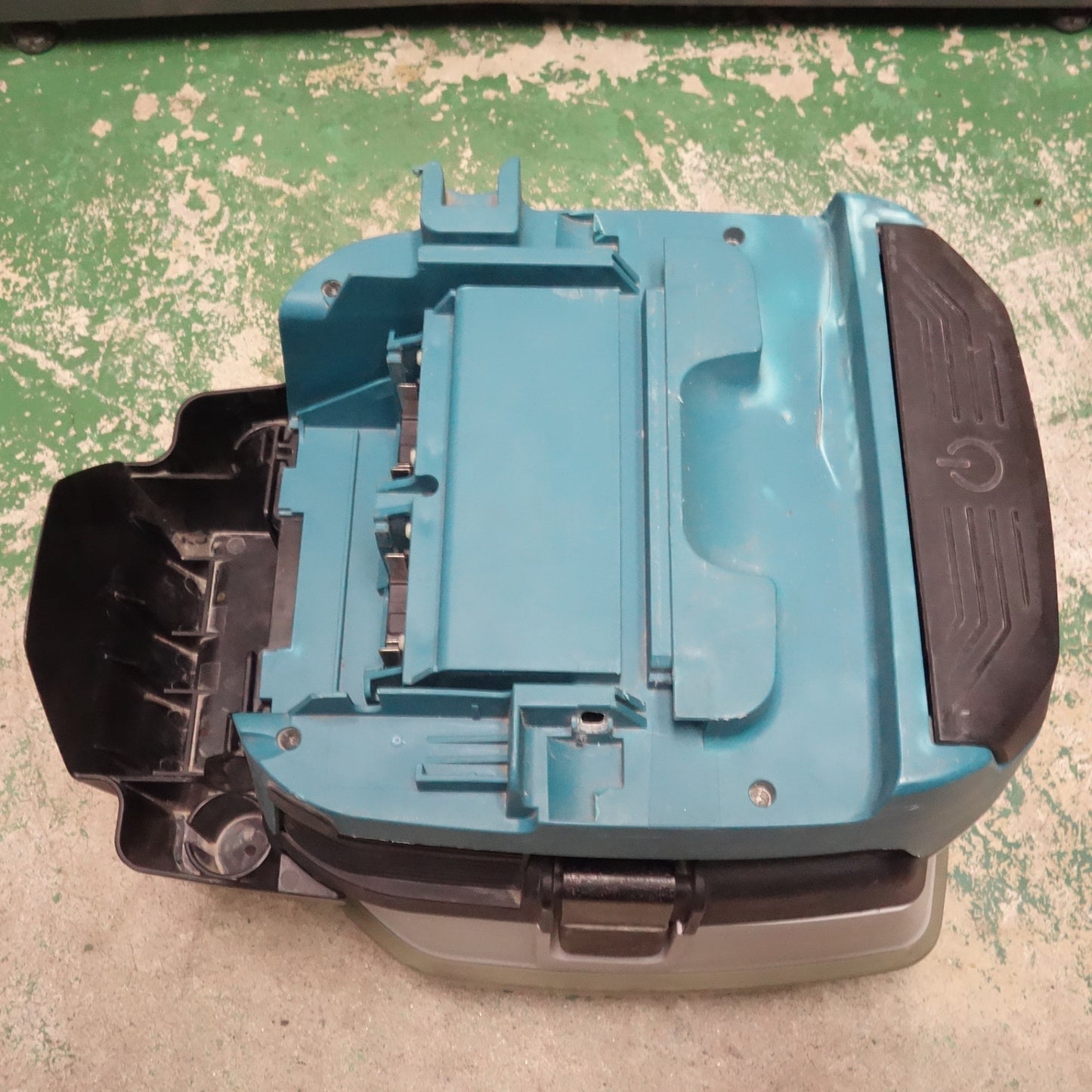 [送料無料] ☆マキタ 粉じん 専用 業務用 充電式 集じん機 36V VC864D 本体のみ 集塵 電動 工具☆