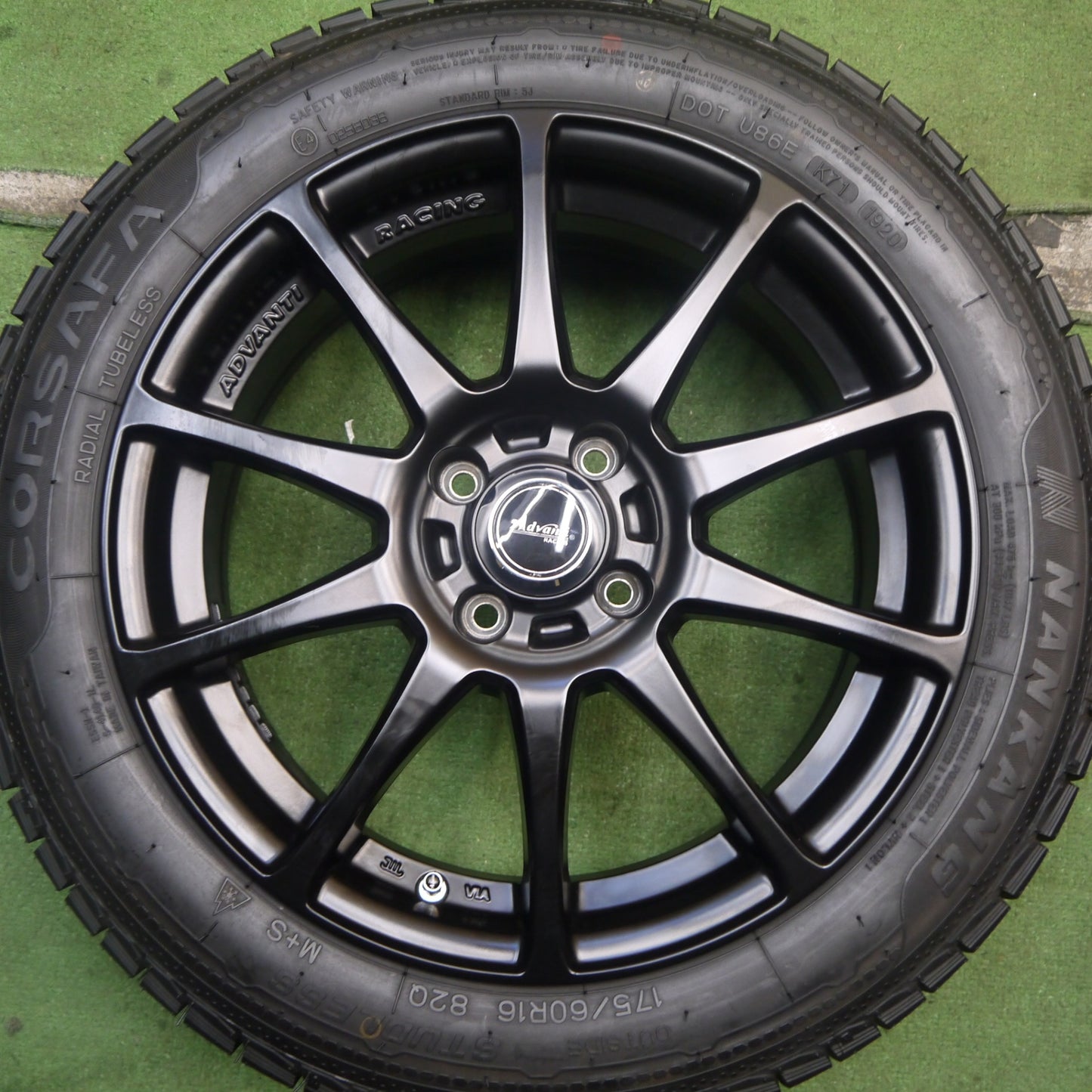 バリ溝！キレイ！9.5分以上★スタッドレス 175/60R16 ナンカン CORSAFA Advanti RACING アドバンティ レーシング 16インチ PCD100/4H★5072302Hス