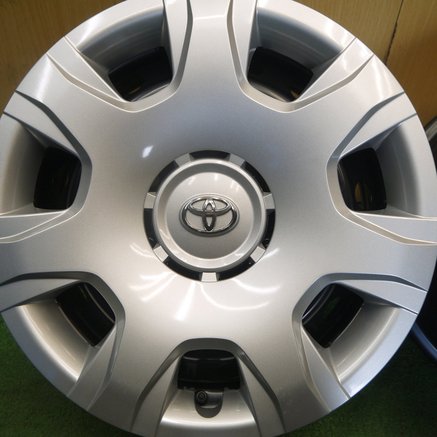 新車外し★トヨタ 200系 ハイエース 純正 スチール ホイール 15インチ 15×6J PCD139.7/6H★6060505Hホ