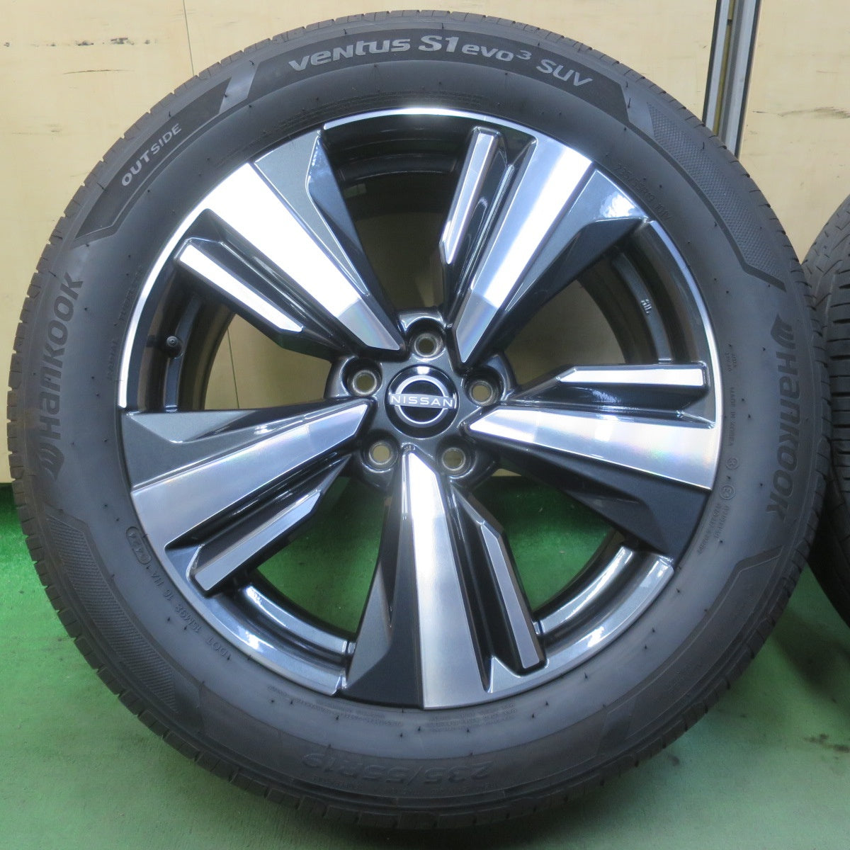 バリ溝！24年！キレイ！ほぼ10分◎日産 T33 エクストレイル 純正 235/55R19 ハンコック ベンタス S1 evo3 SUV 19インチ PCD114.3/5H◎6080504IMノ