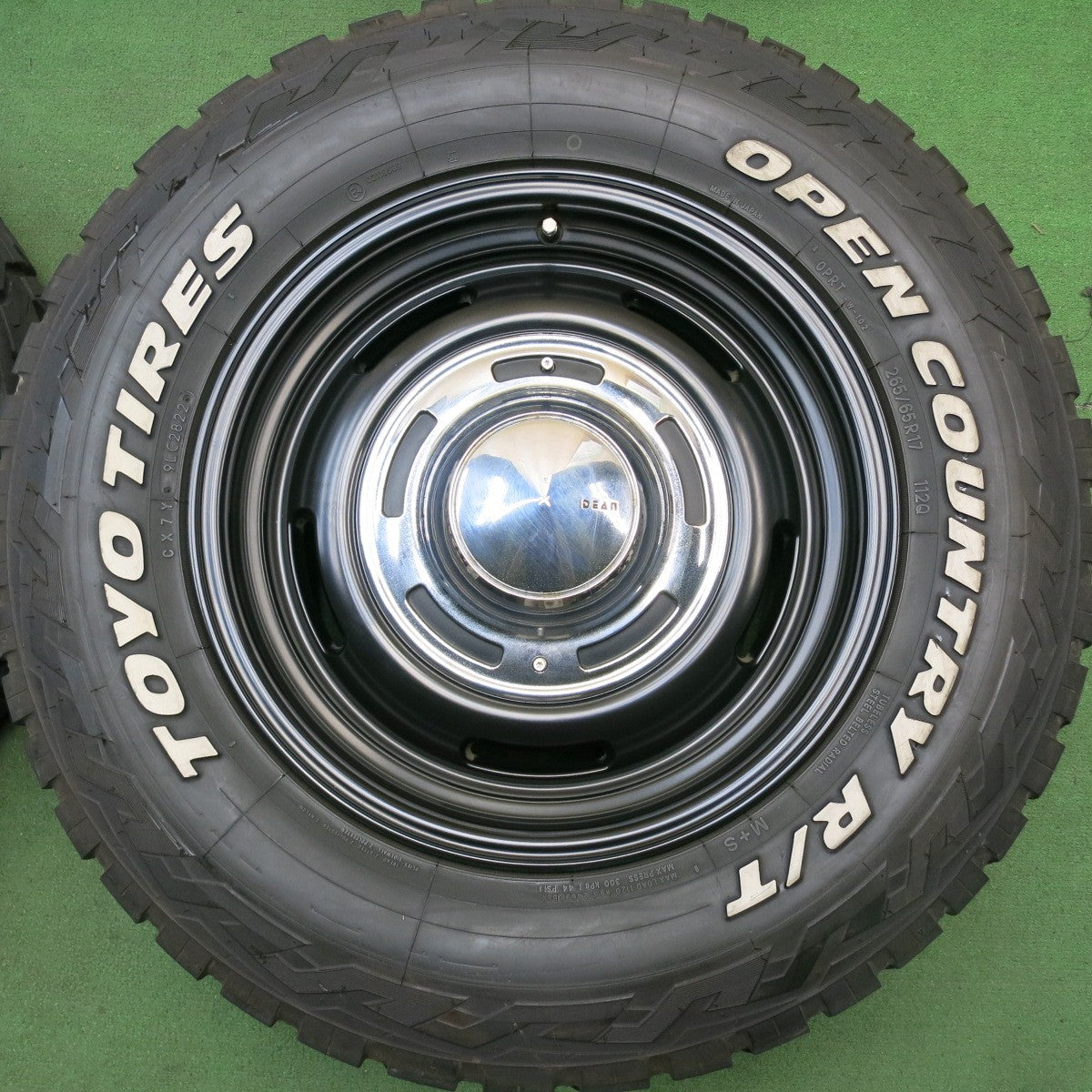 バリ溝！22年！キレイ！8.5分★DEAN CRIMSON 265/65R17 トーヨー オープンカントリー R/T ディーン クリムソン 17インチ PCD139.7/6H★5072710HAノ