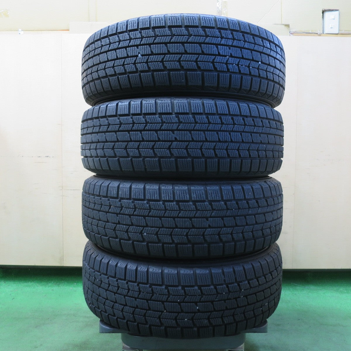 バリ溝！キレイ！9.5分★スタッドレス 195/65R15 ダンロップ DSX-2 AXEL アクセル 15インチ PCD114.3/5H★5051305イス